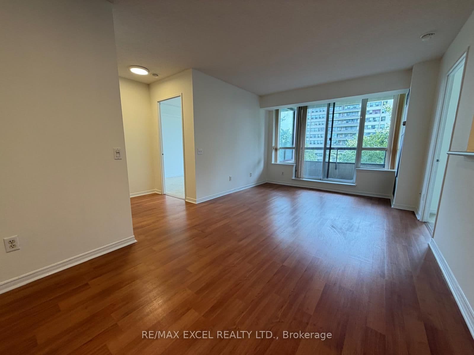 #507 - 91 Townsgate Drive