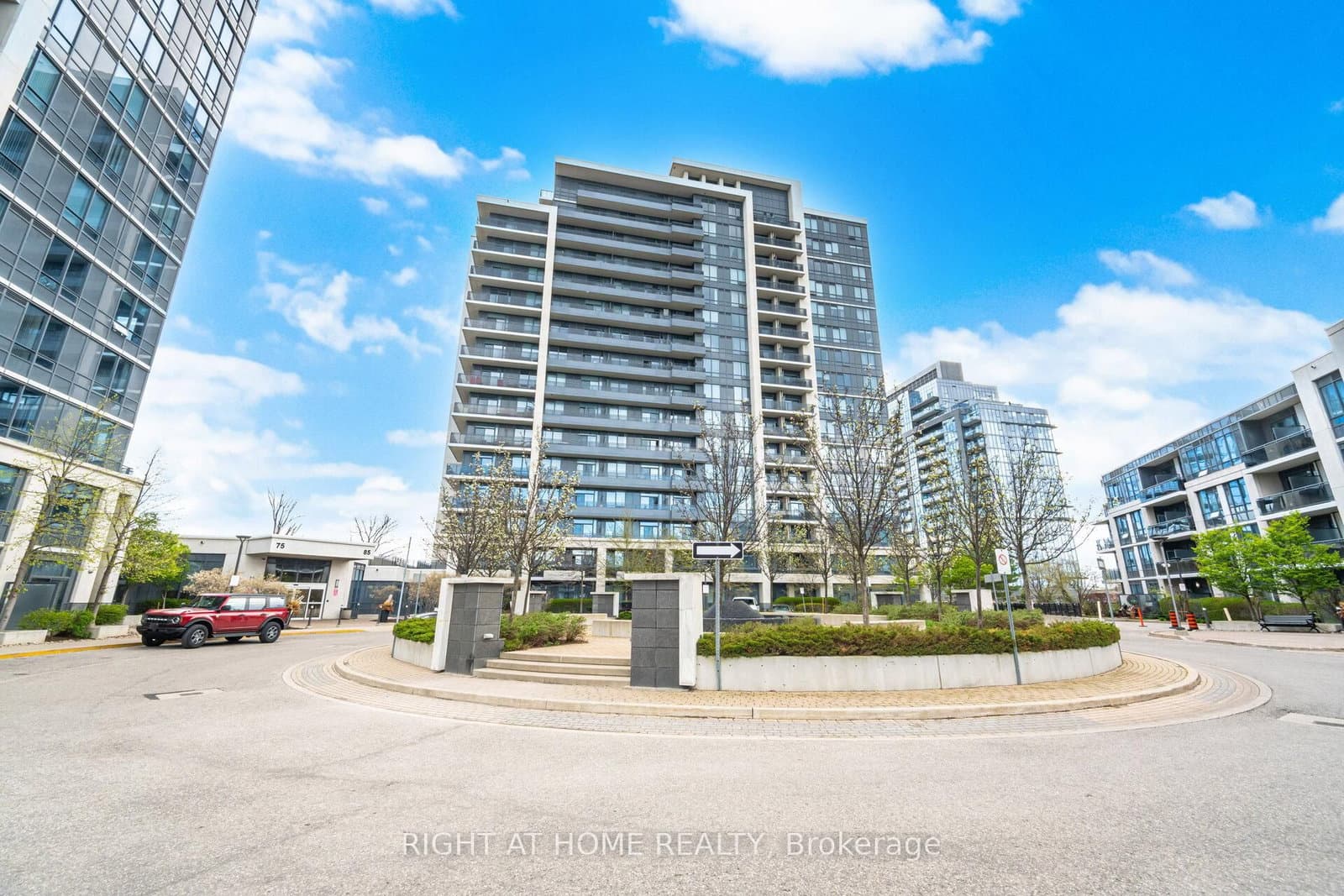 #612 - 85 North Park Road