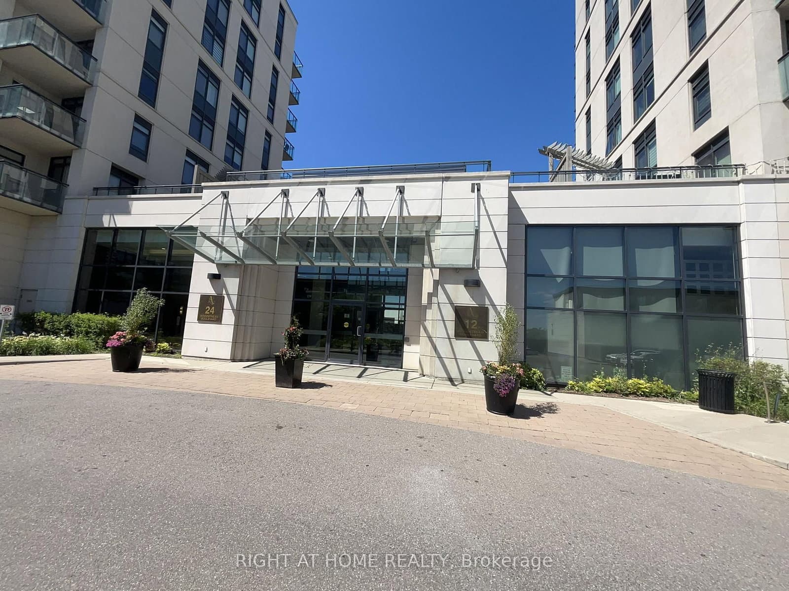 12 Woodstream Boulevard, Unit 206