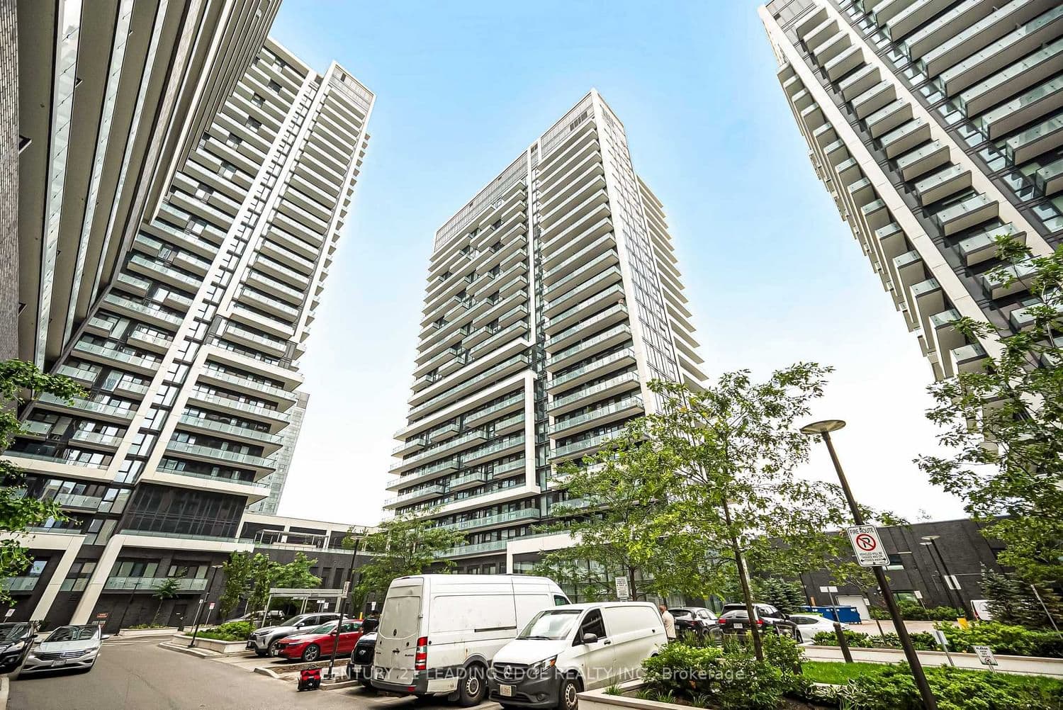 #707 - 95 Oneida Crescent