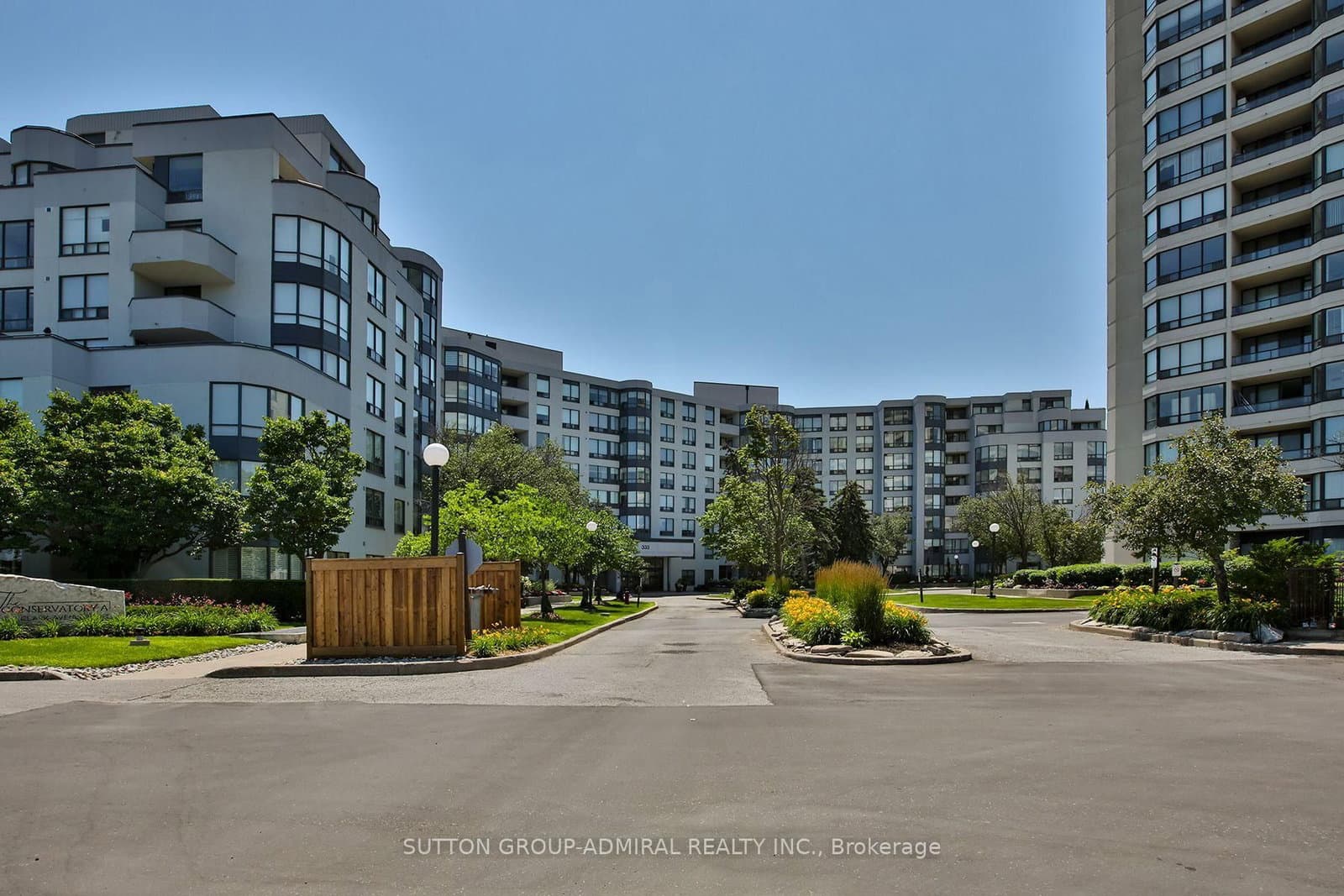 #106 - 333 Clark Avenue W