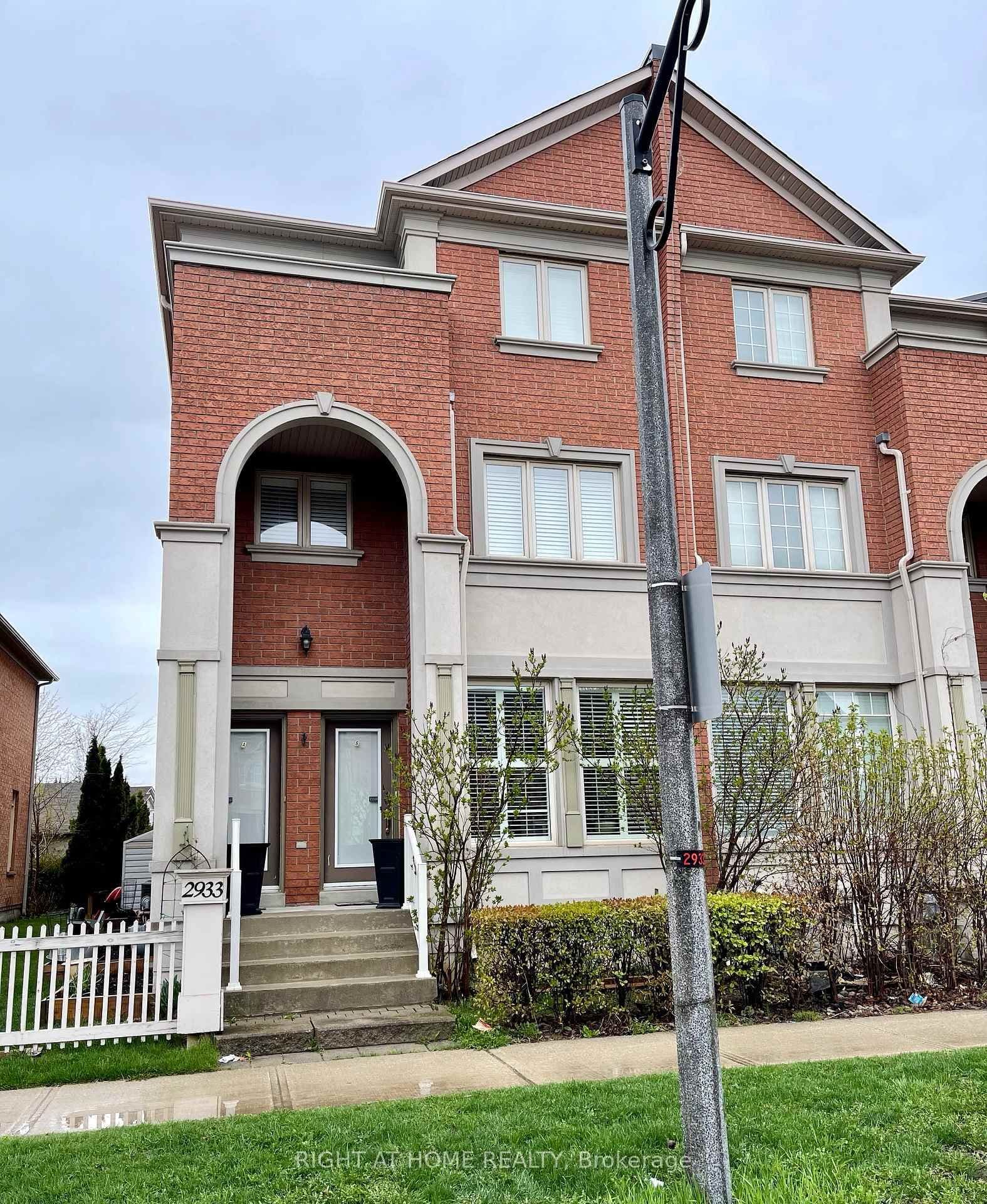 2933 Bur Oak Avenue, Unit A