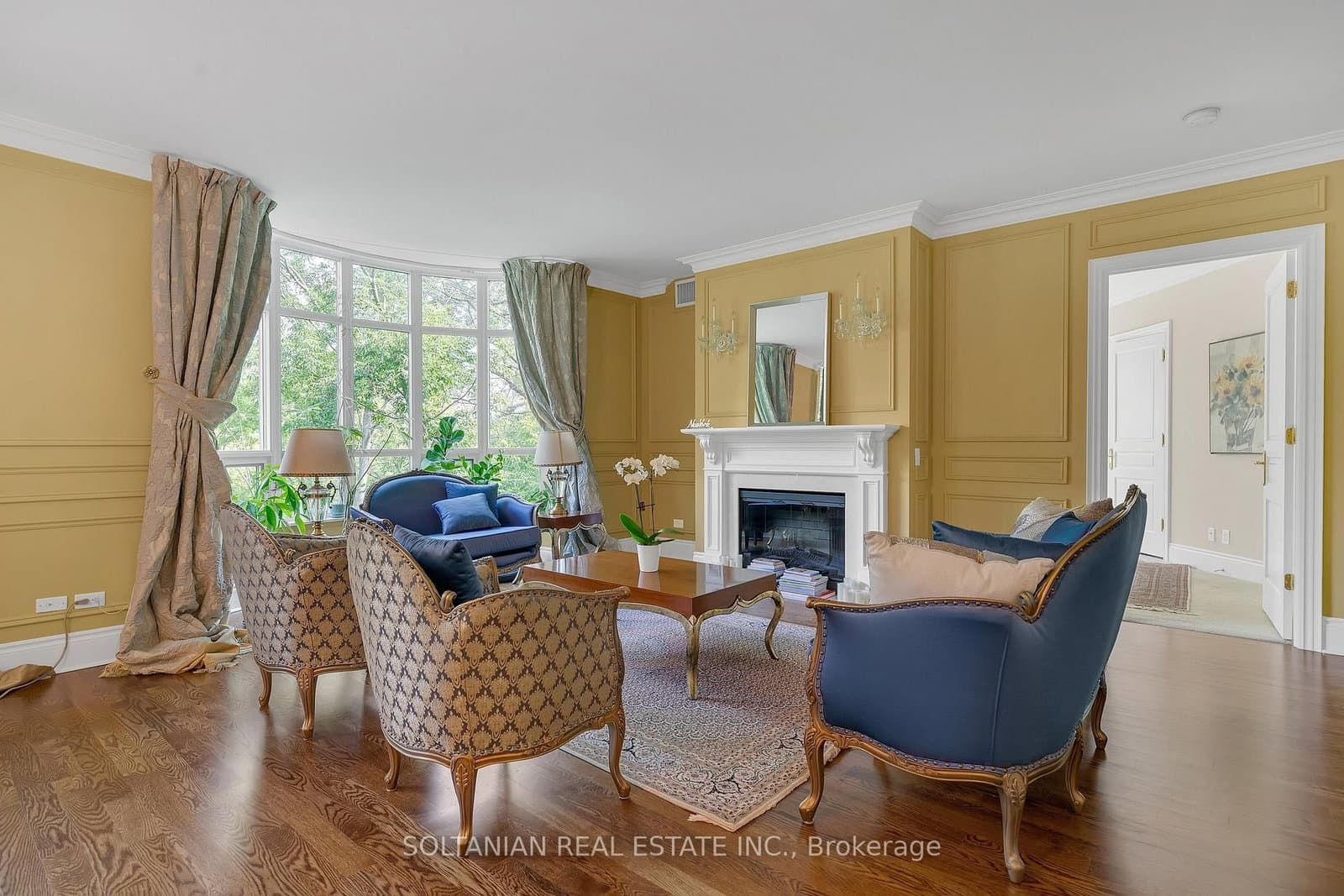 #212 - 7071 Bayview Avenue