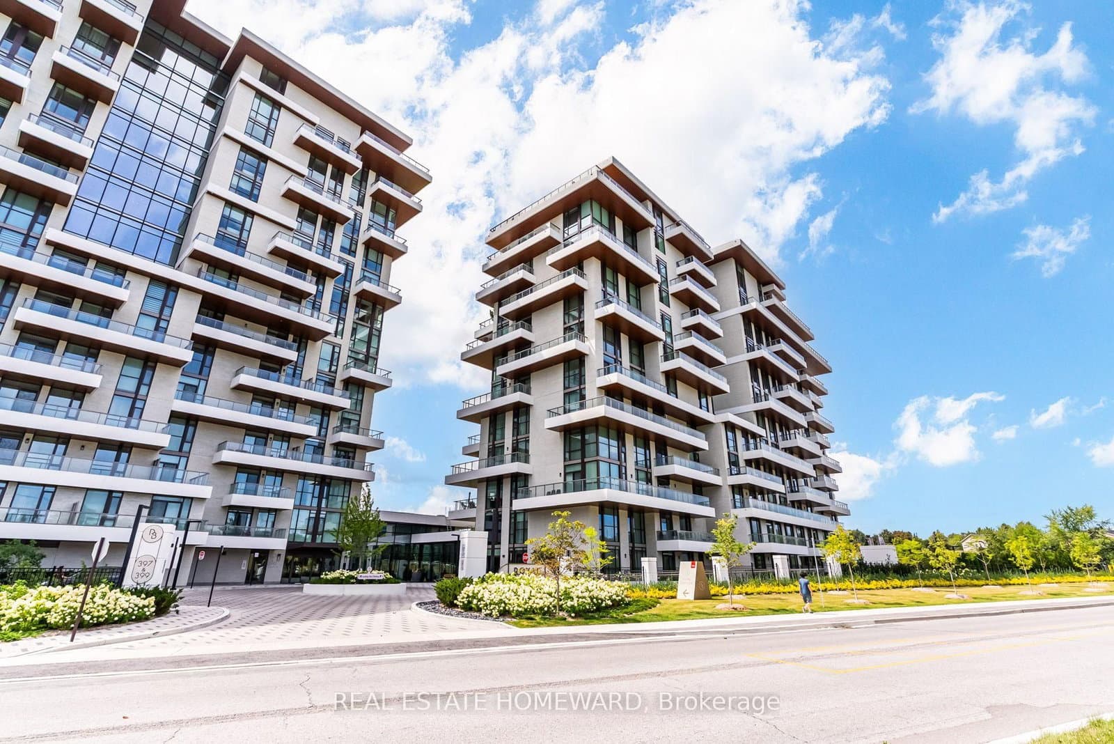 397 Royal Orchard Boulevard E, Unit 808