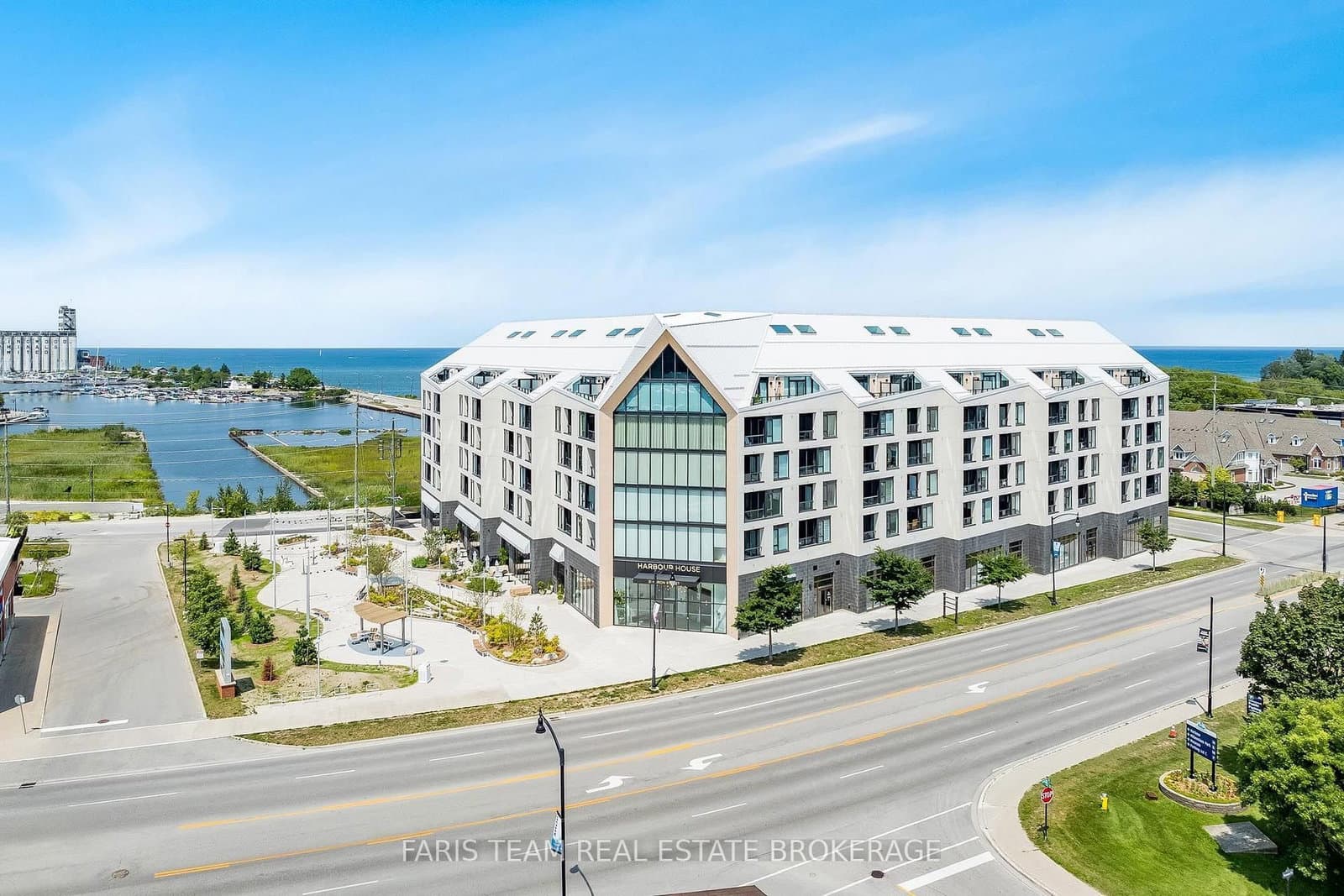 31 Huron Street, Unit 611