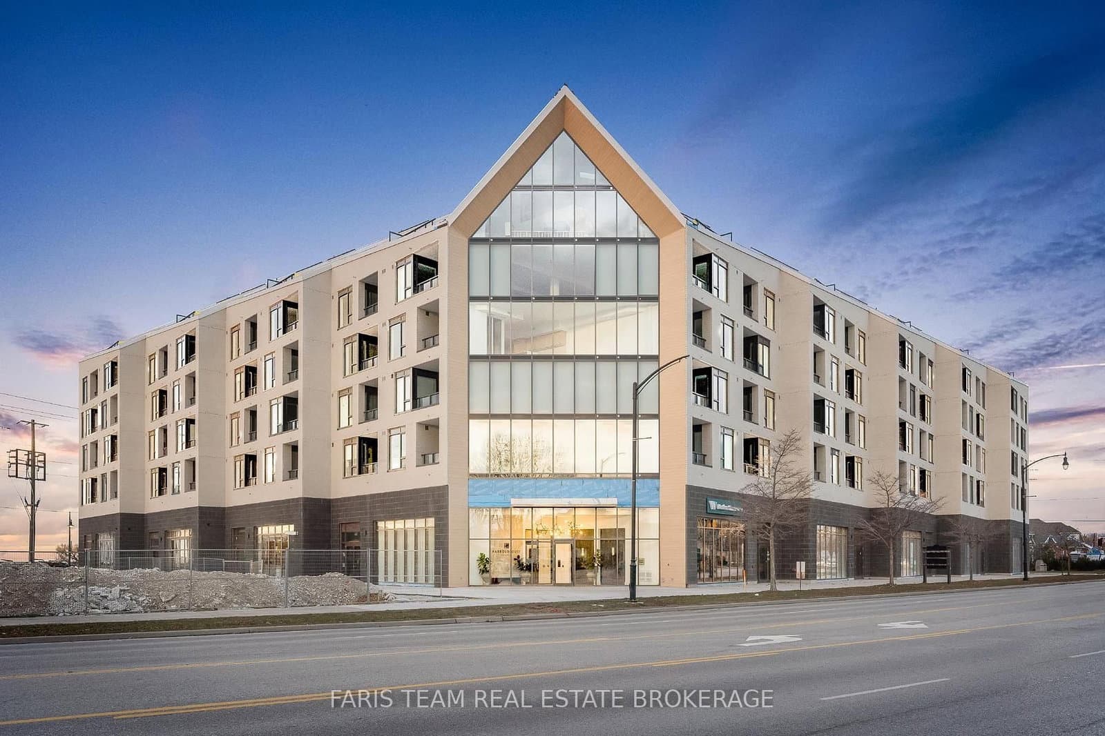 31 Huron Street, Unit 216