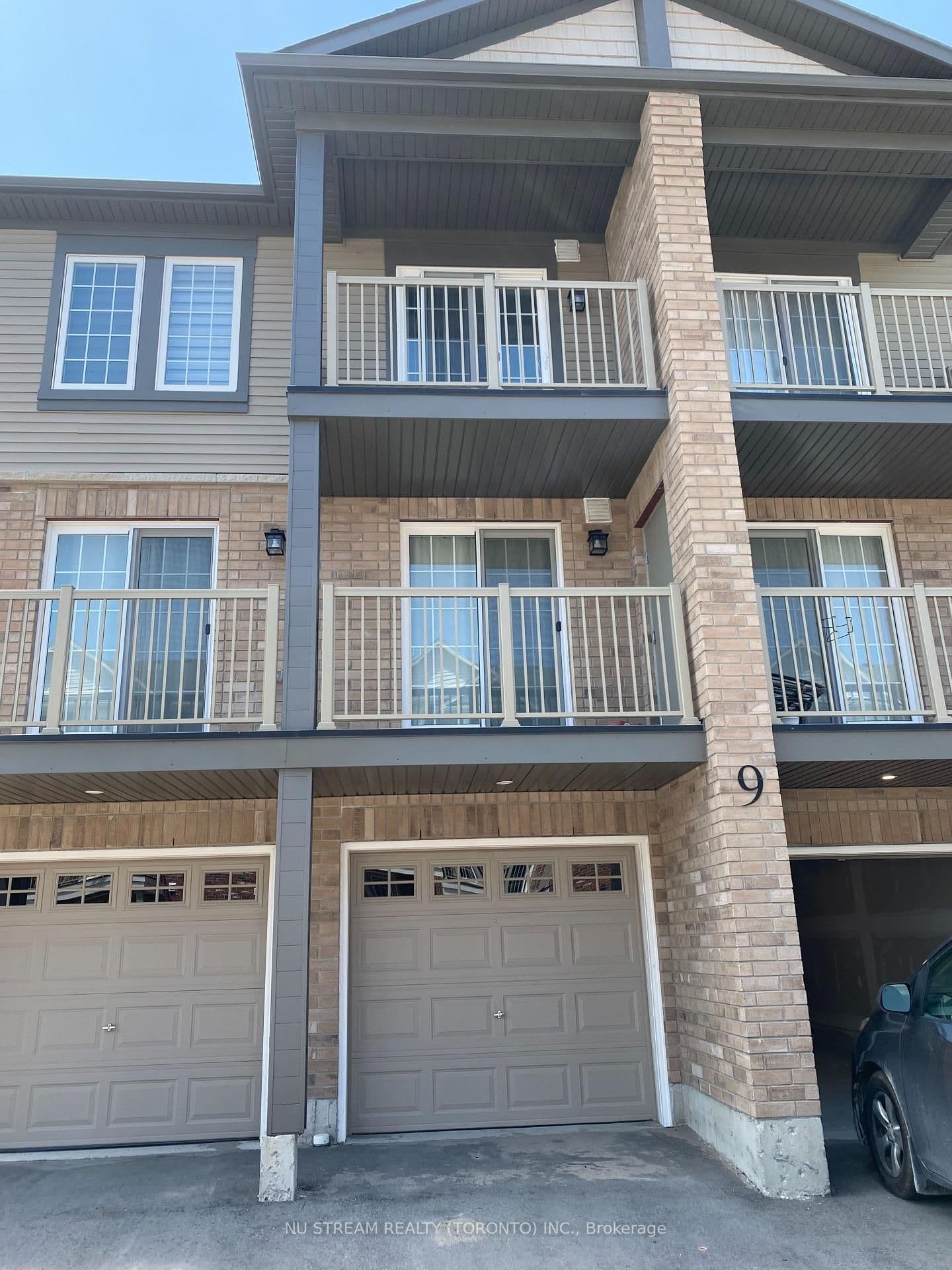 9 Hay Lane, Unit 3