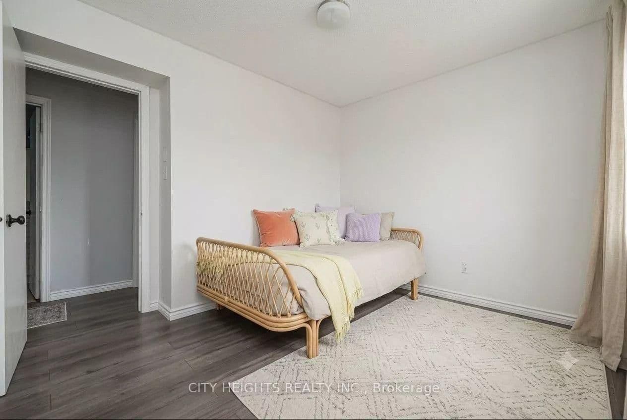 510 Essa Road, Unit 44