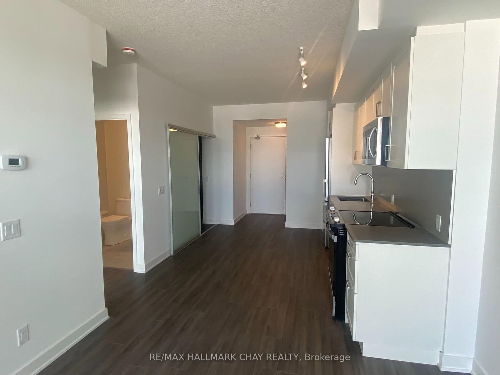 #317 - 681 Yonge Street