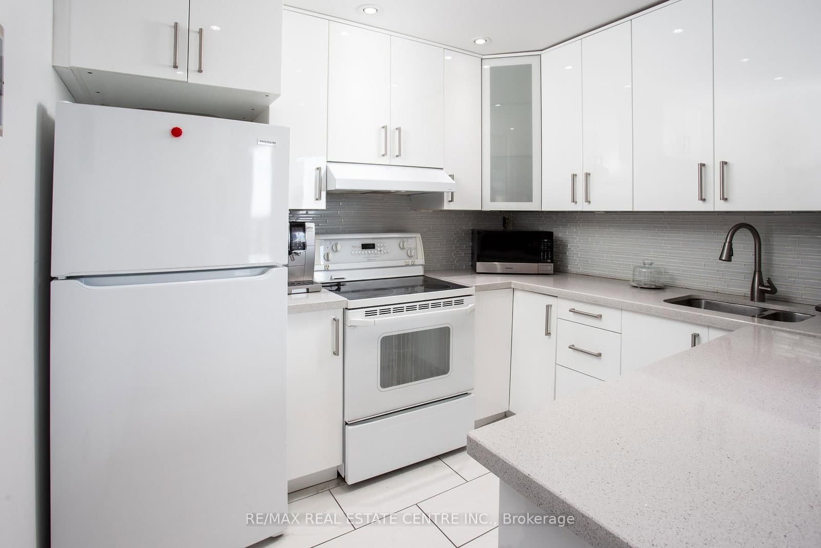 #PH06(1206) - 25 Agnes Street