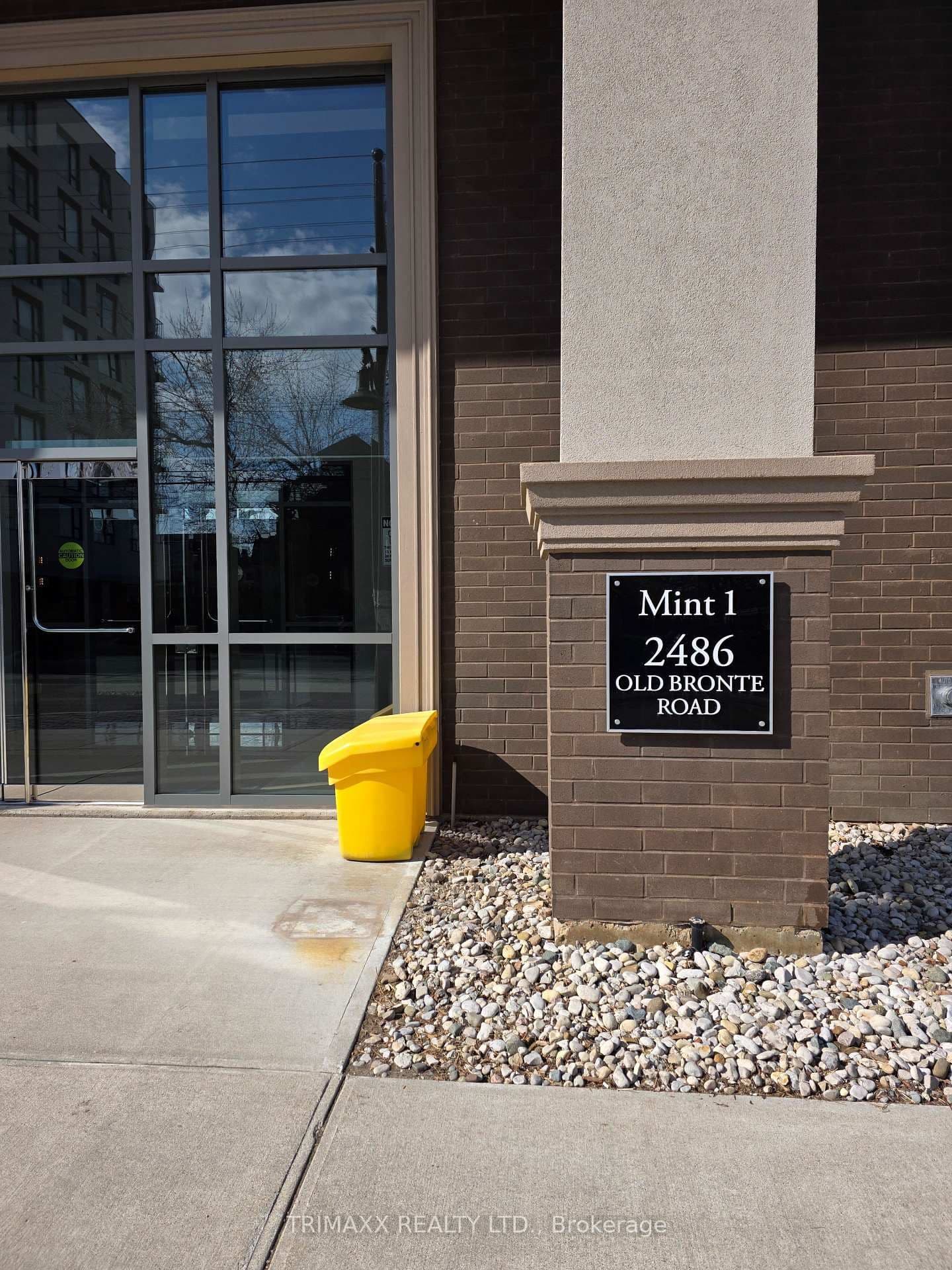 2486 Old Bronte Road NE, Unit 202