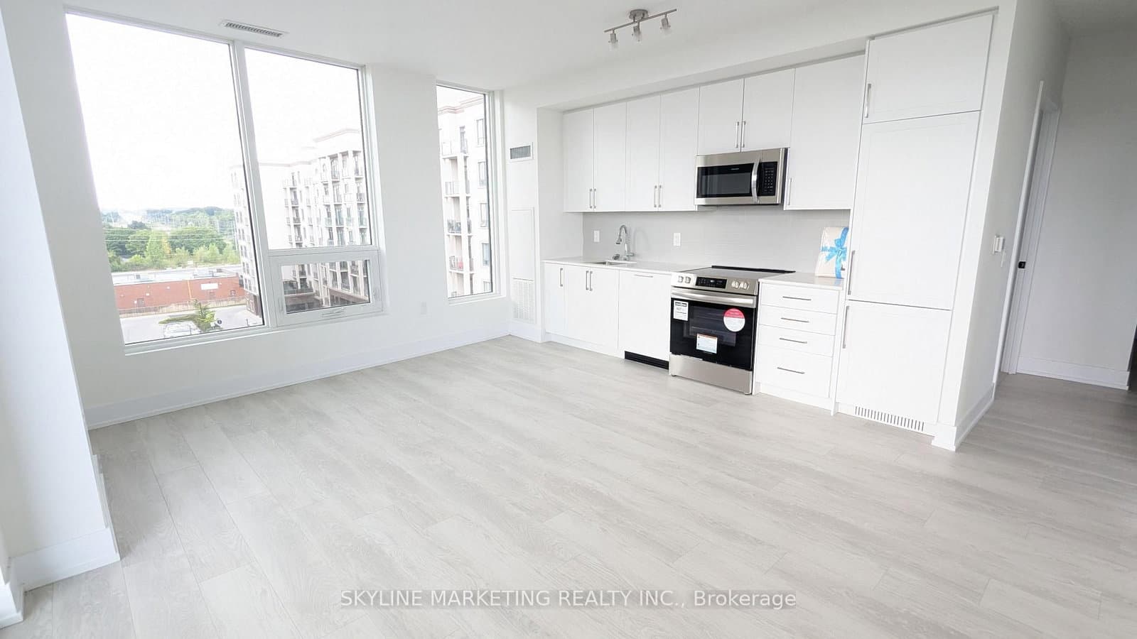 #642 - 2450 Old Bronte Road