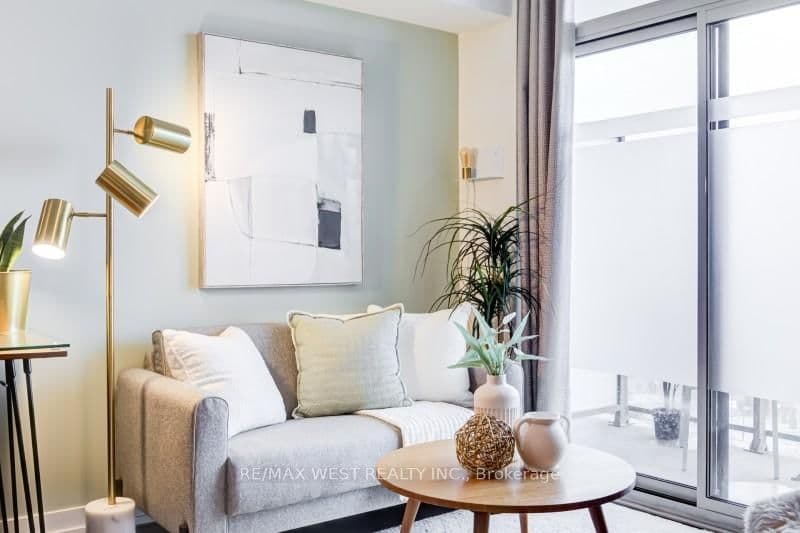 #704 - 812 Lansdowne Avenue
