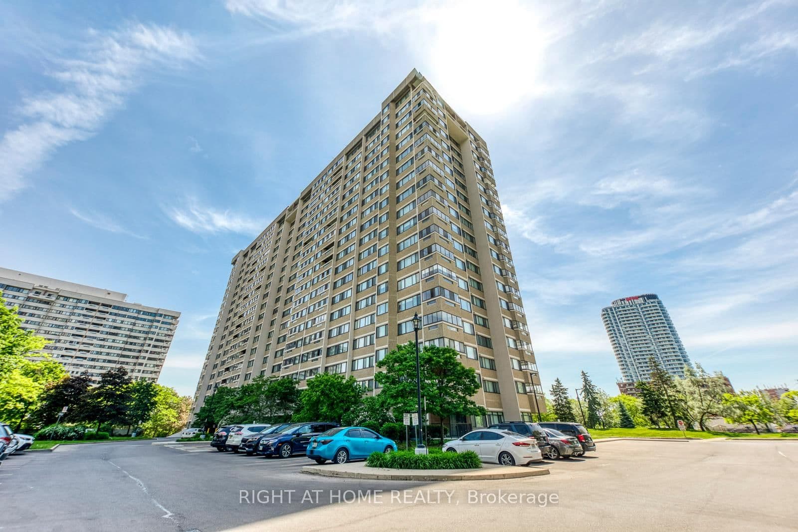 #607 - 50 Elm Drive E