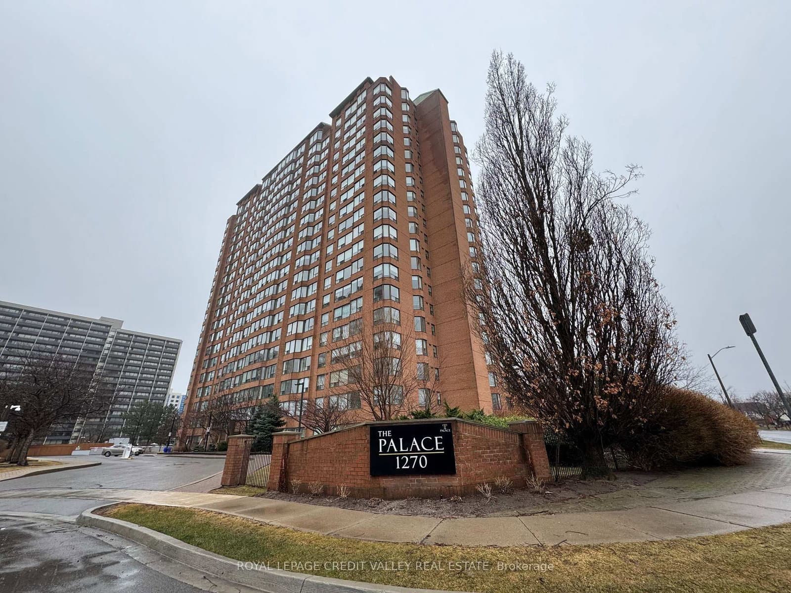 #704 - 1270 MAPLE CROSSING Boulevard