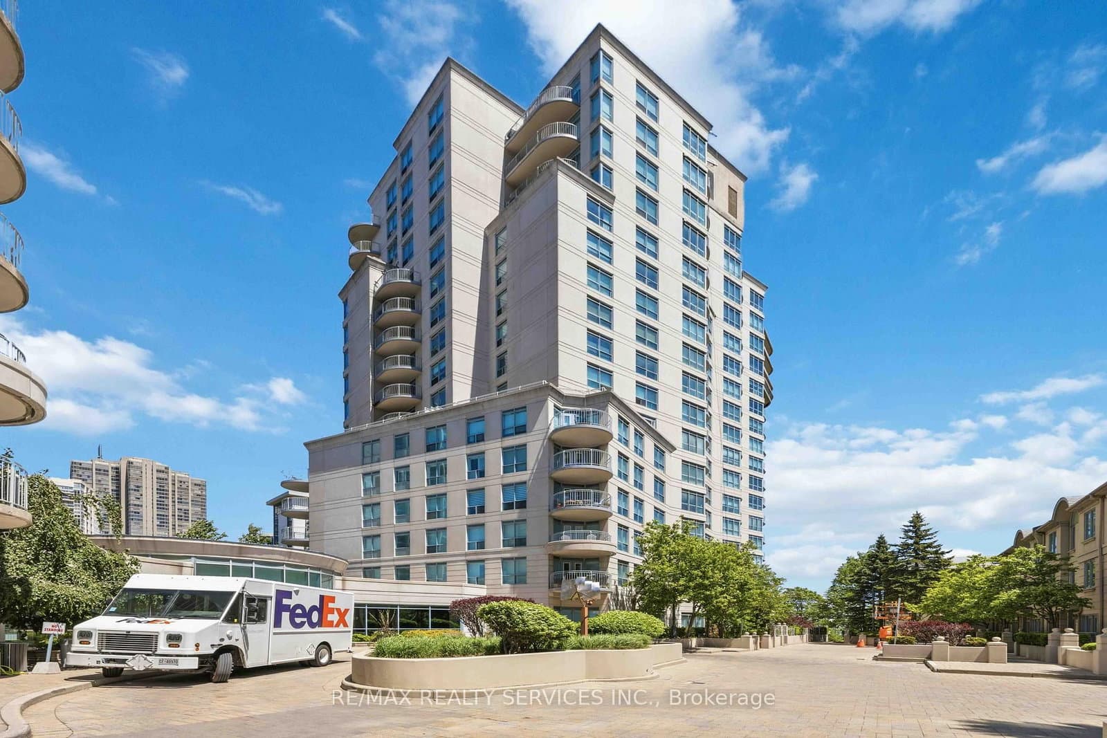 #121 - 2111 Lake Shore Boulevard W