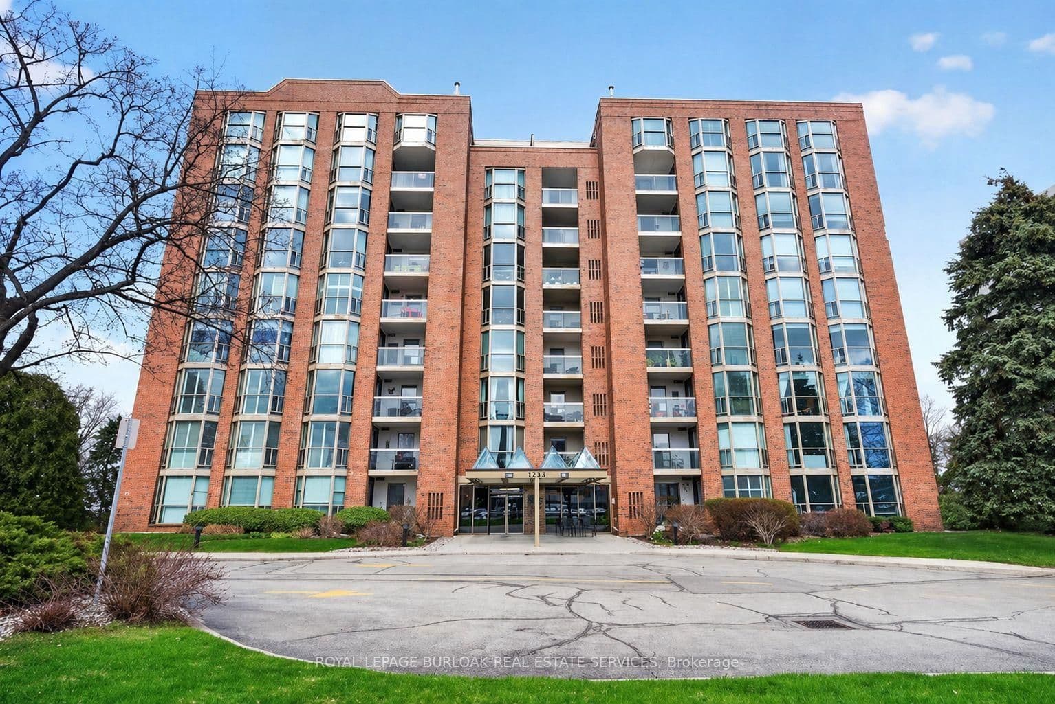 #710 - 1225 North Shore Boulevard E