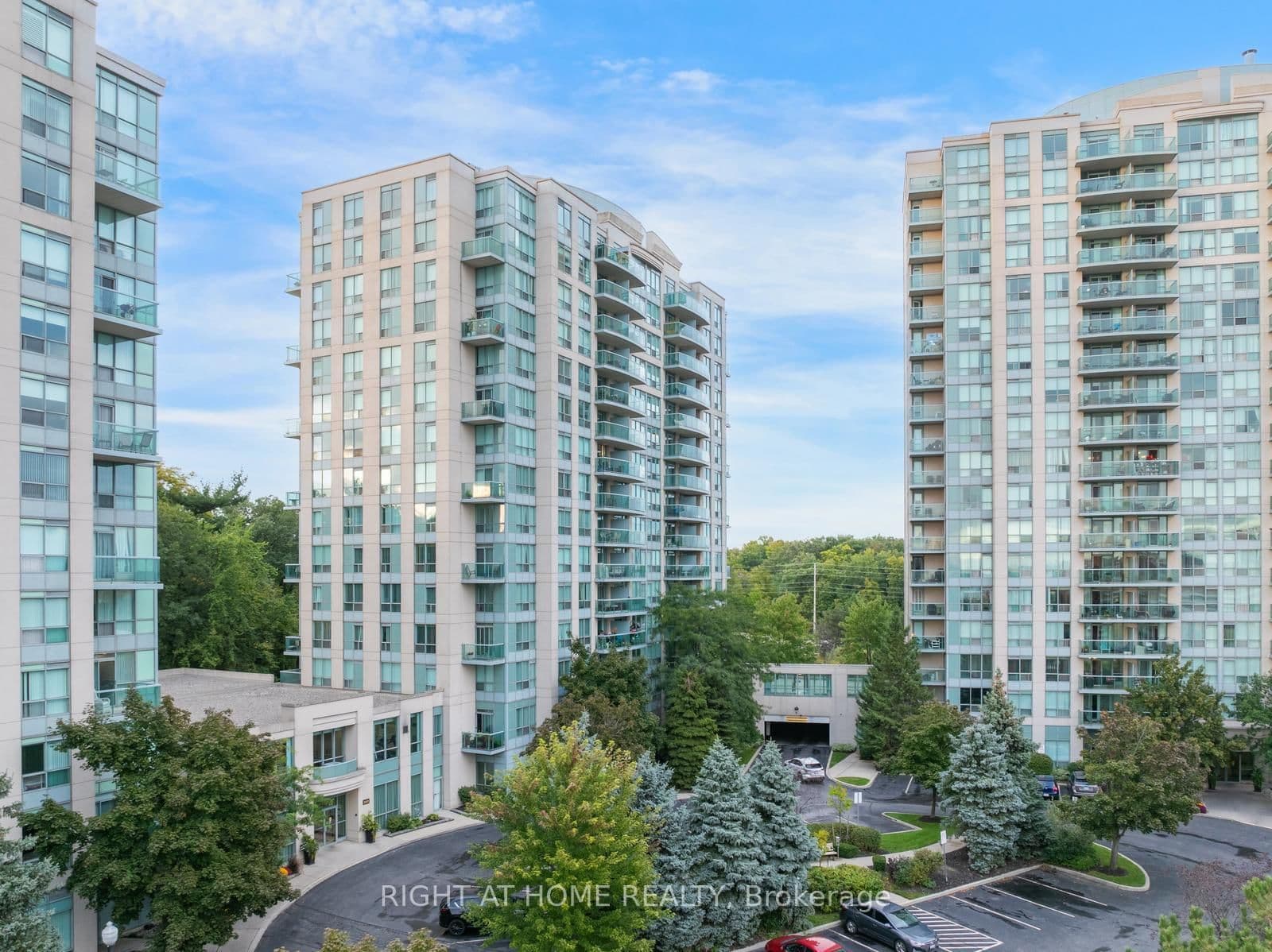 #1509 - 2565 Erin Centre Boulevard
