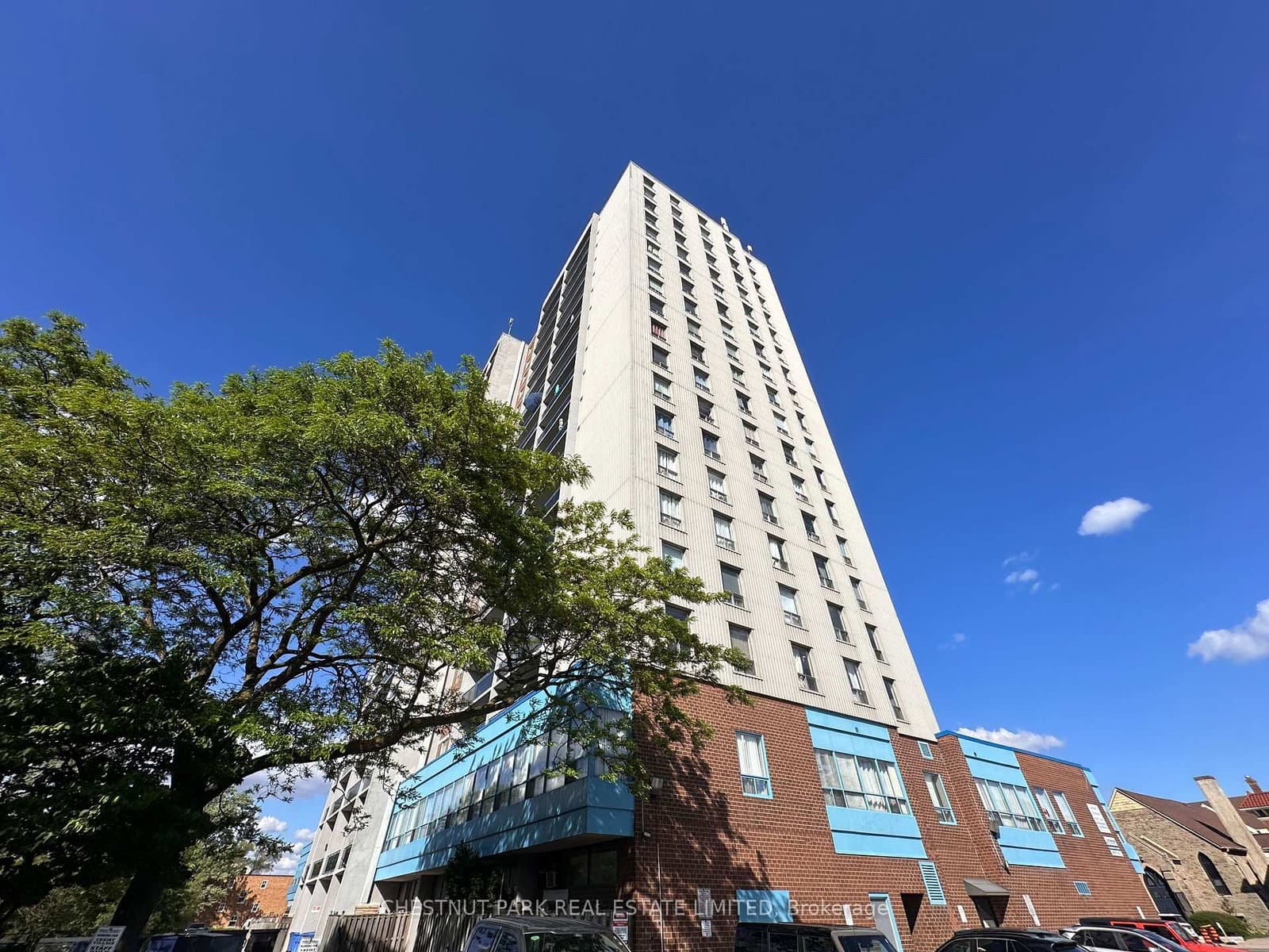 150 Lakeshore Road W, Unit 1412