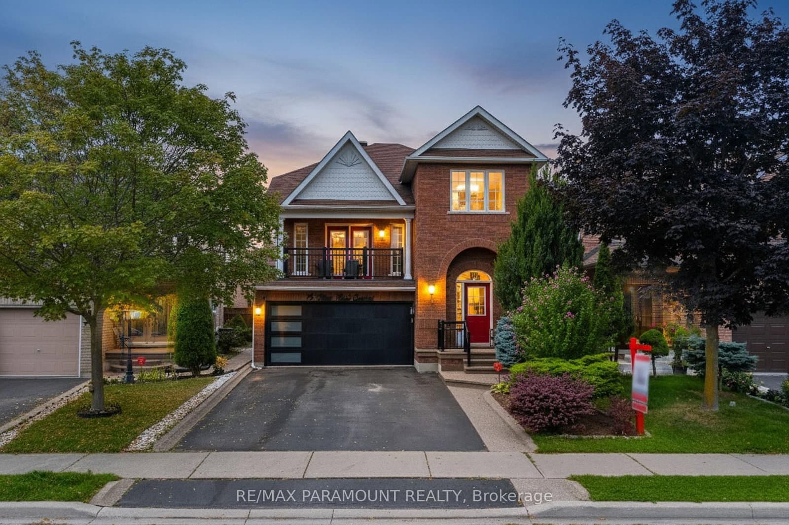 19 River Rock Crescent