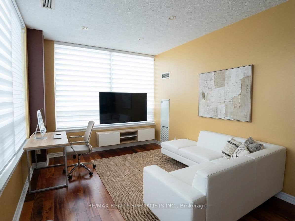 #307 - 3504 Hurontario Street