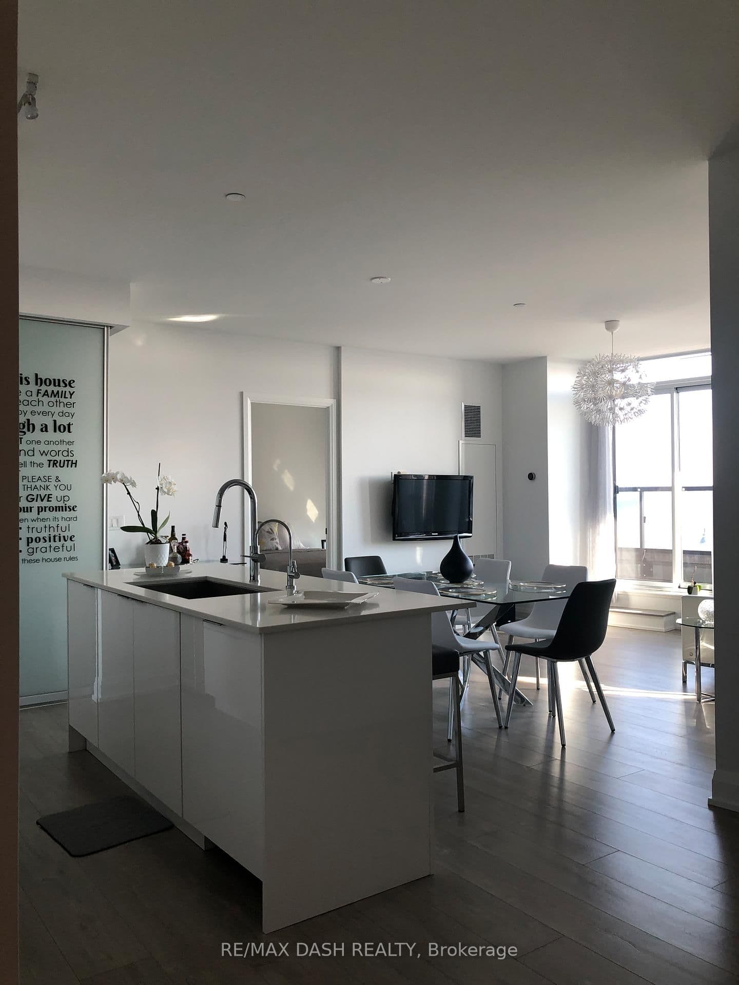 110 Marine Parade Drive, Unit 204