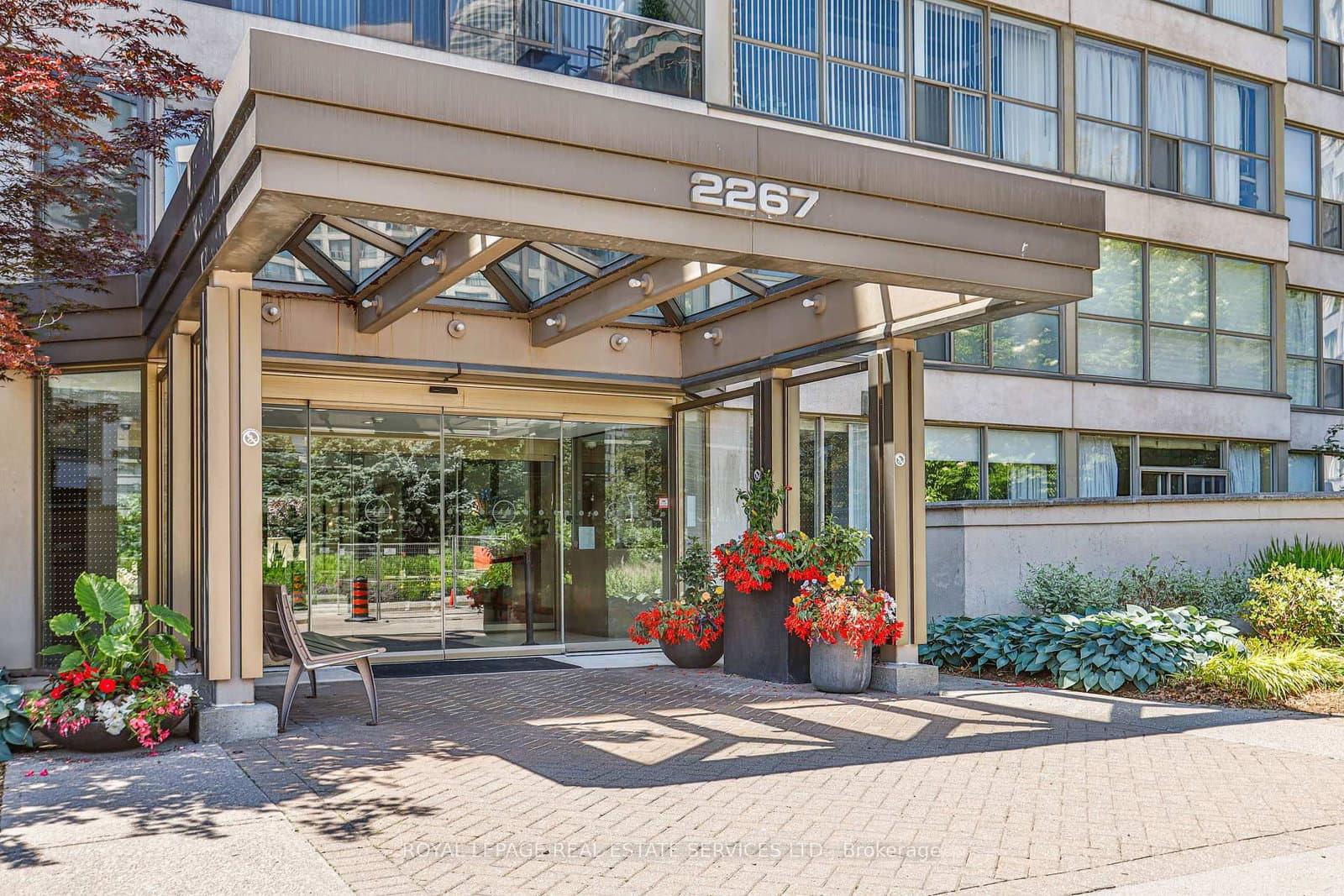 #1304 - 2267 Lake Shore Boulevard W