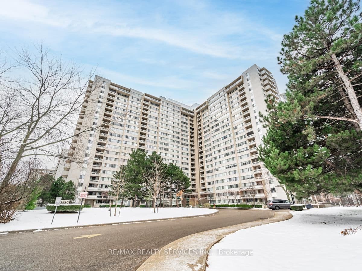 #1108 - 3590 Kaneff Crescent