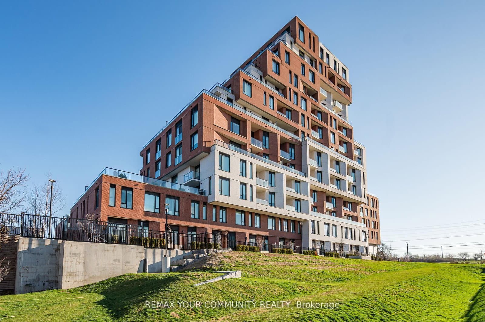 #614 - 3100 Keele Street