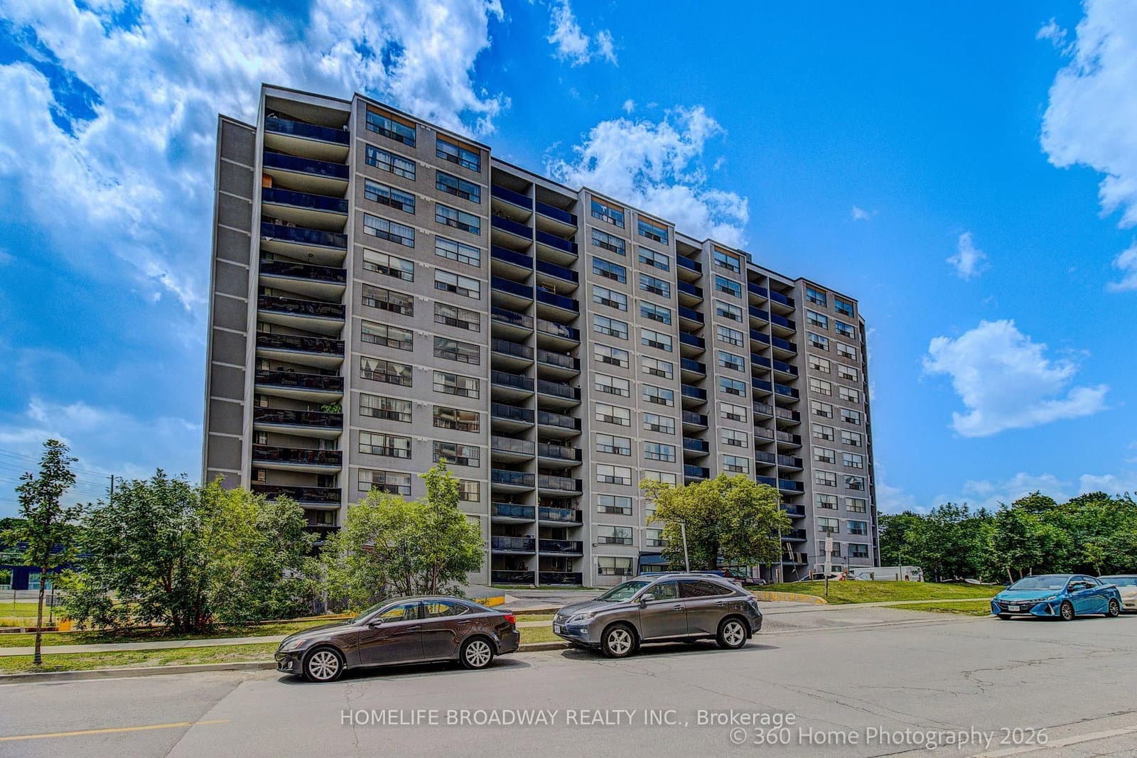 #512 - 10 Tobermory Drive