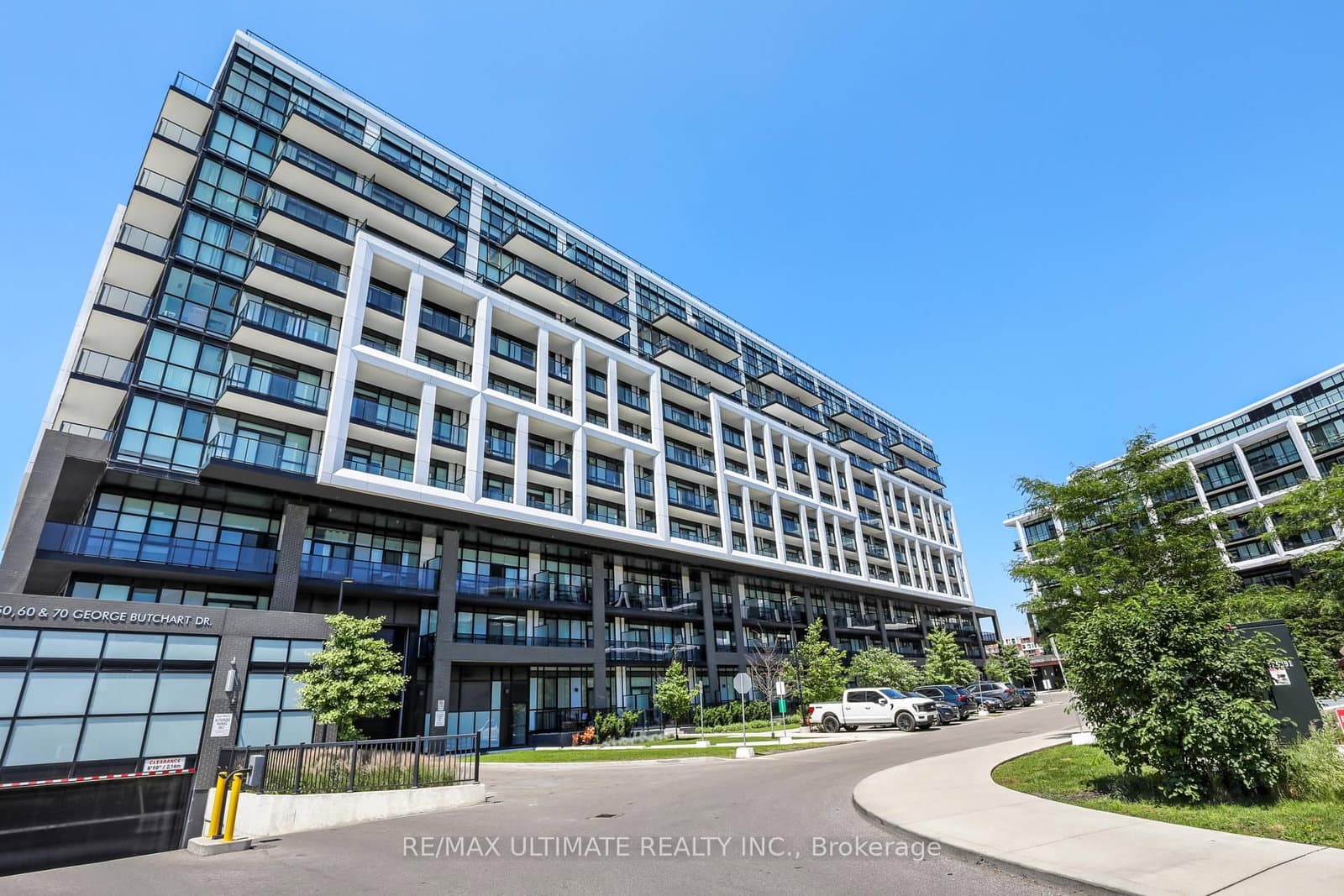 50 George Butchart Drive, Unit 906