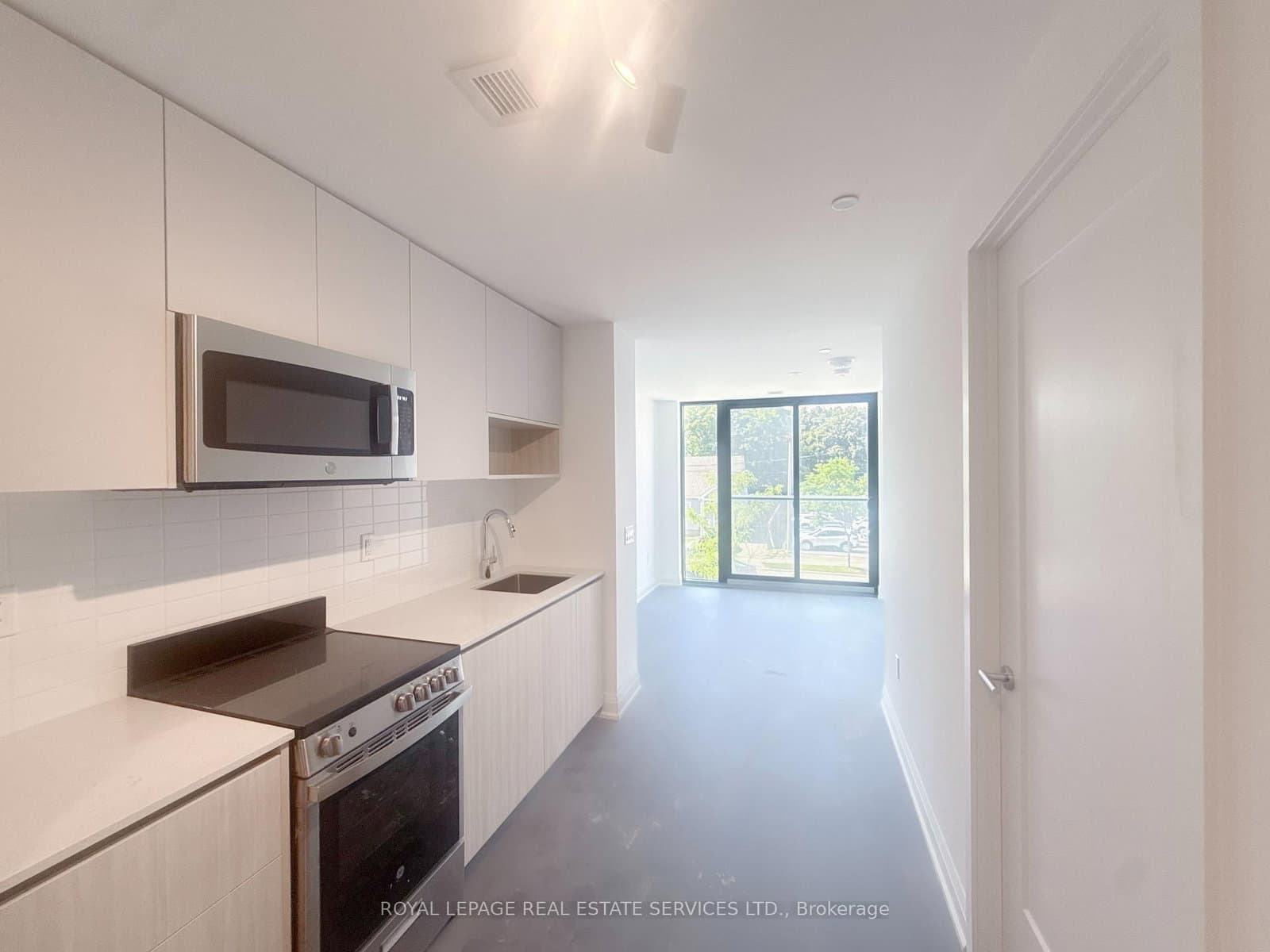 799 The Queensway, Unit 105 Upper