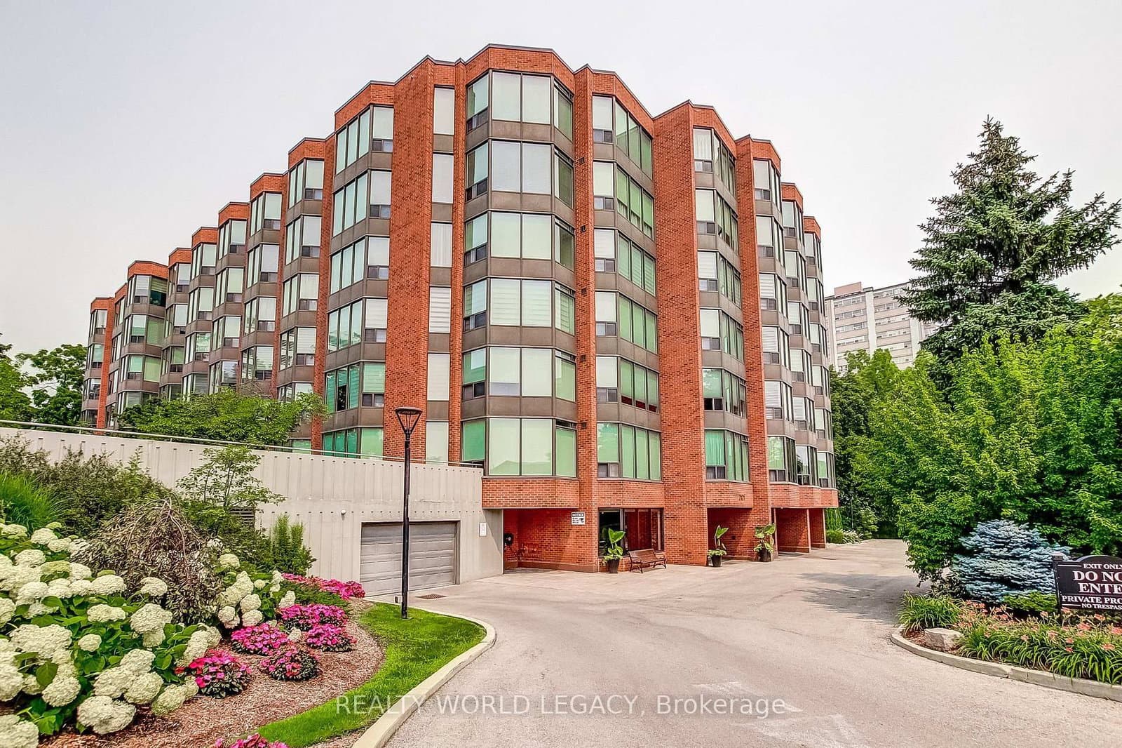 #501 - 2121 Lakeshore Road