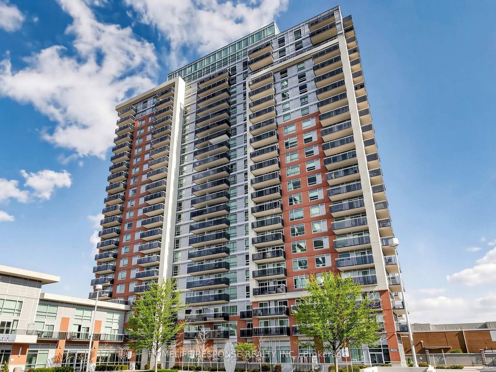 #225 - 215 QUEEN Street E