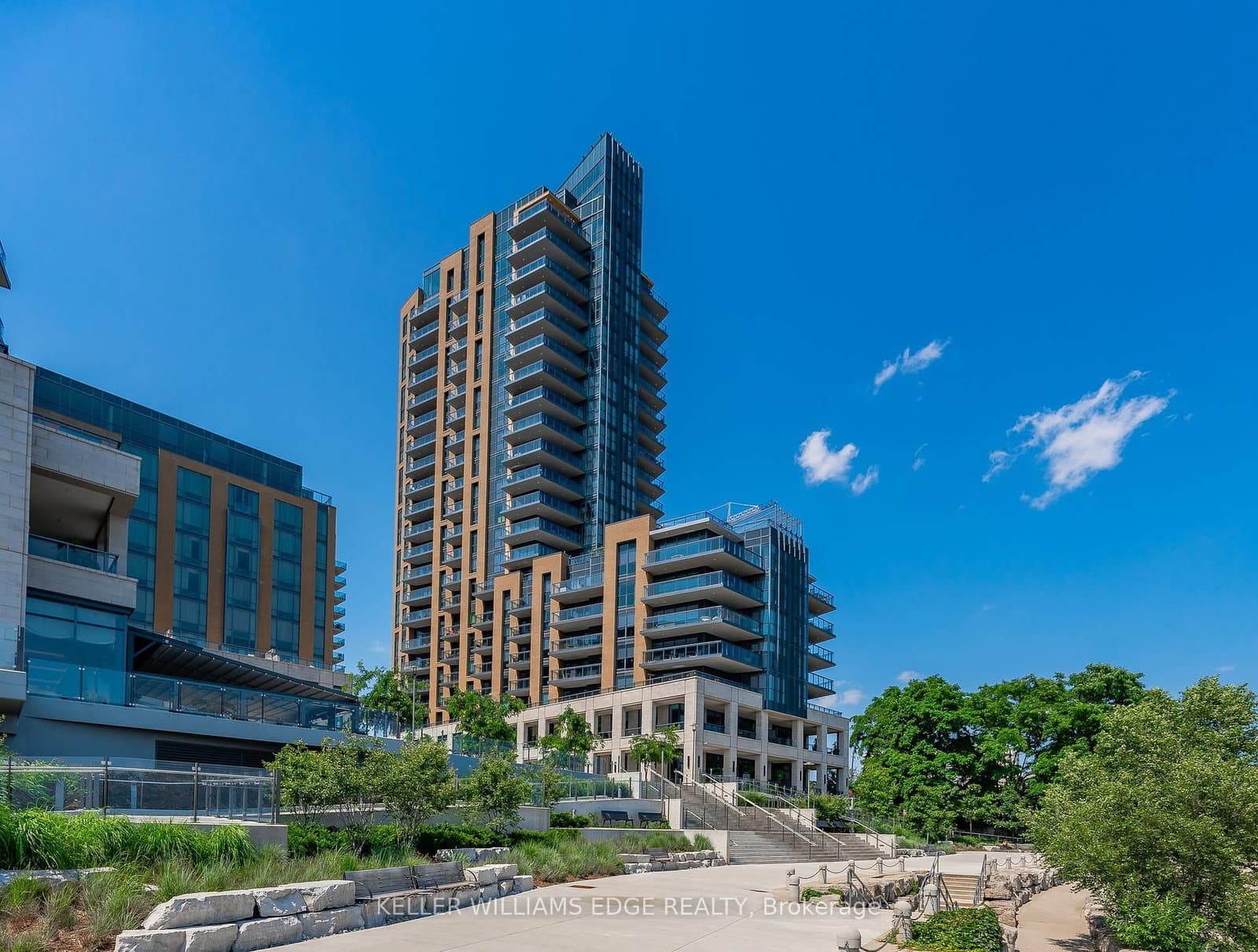 #202 - 2060 Lakeshore Road