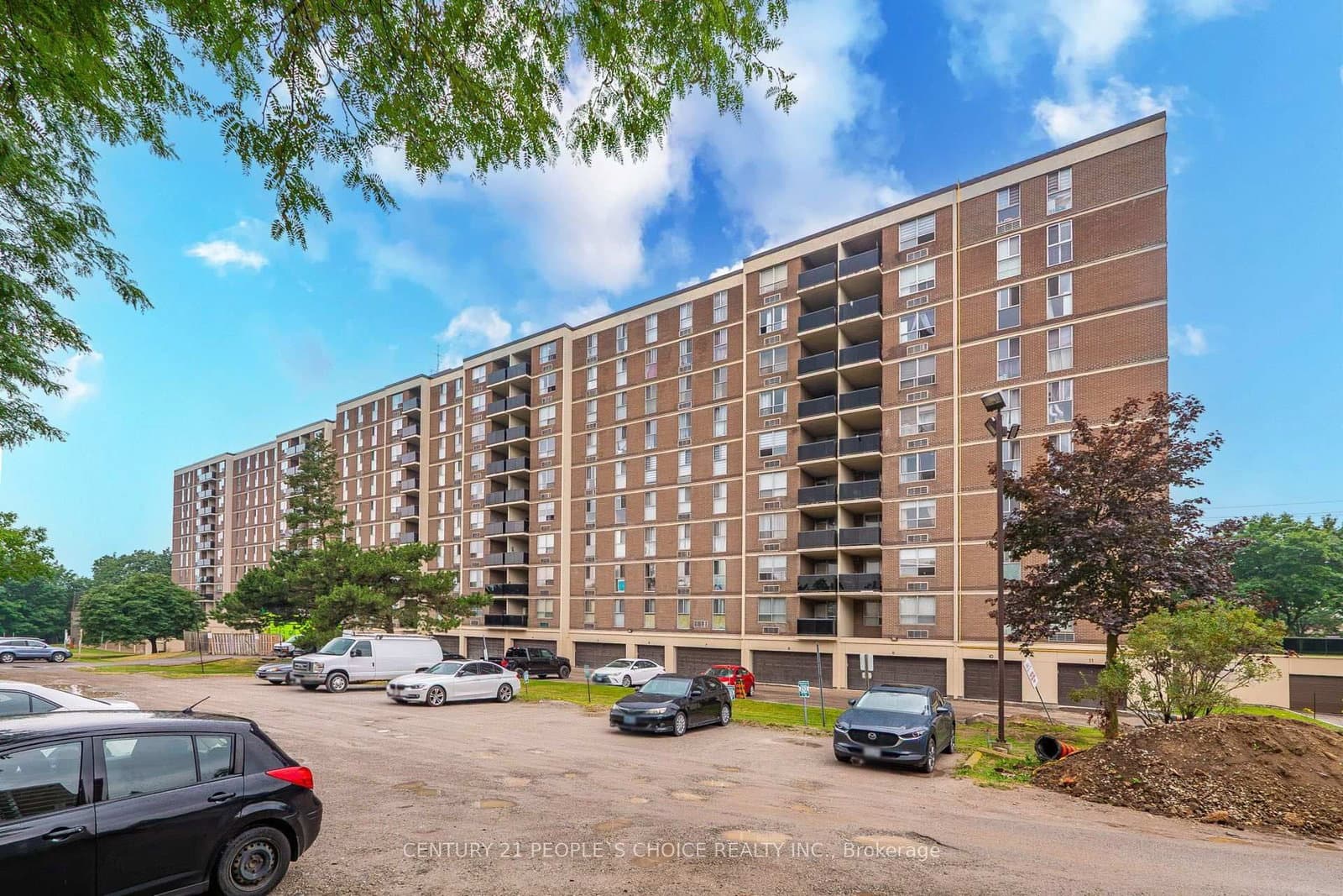 #814 - 2825 Islington Avenue