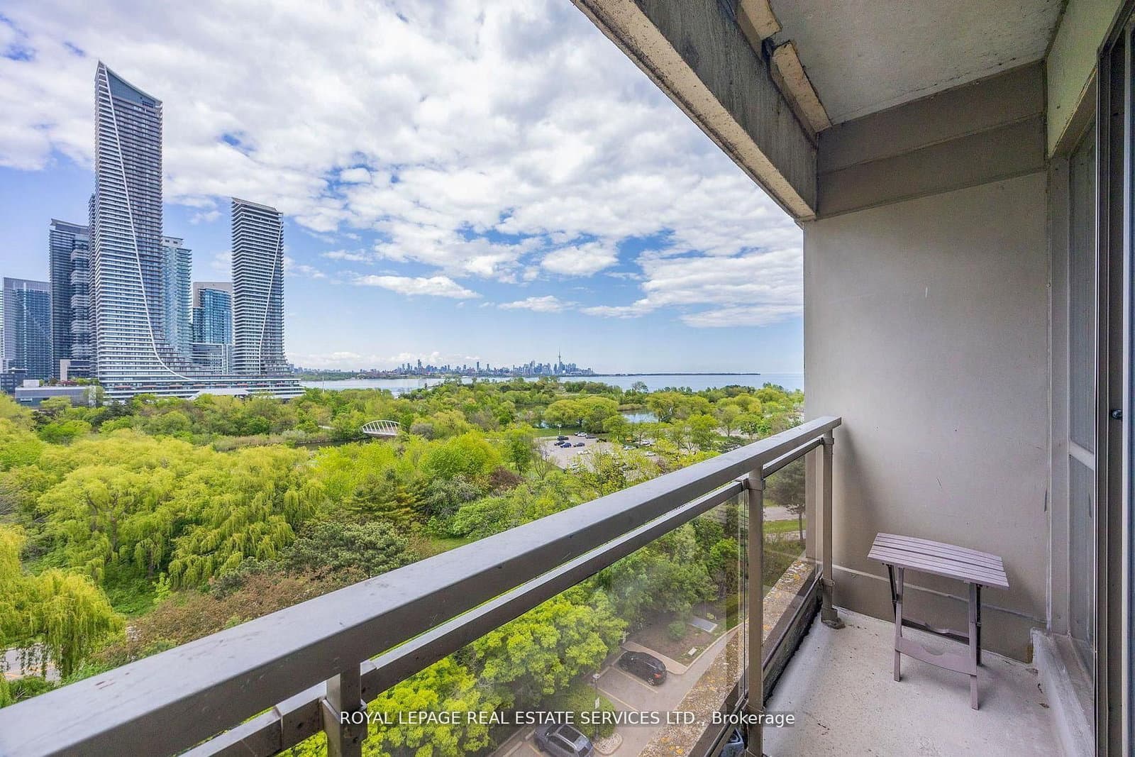 #1010 - 2261 Lake Shore Boulevard W