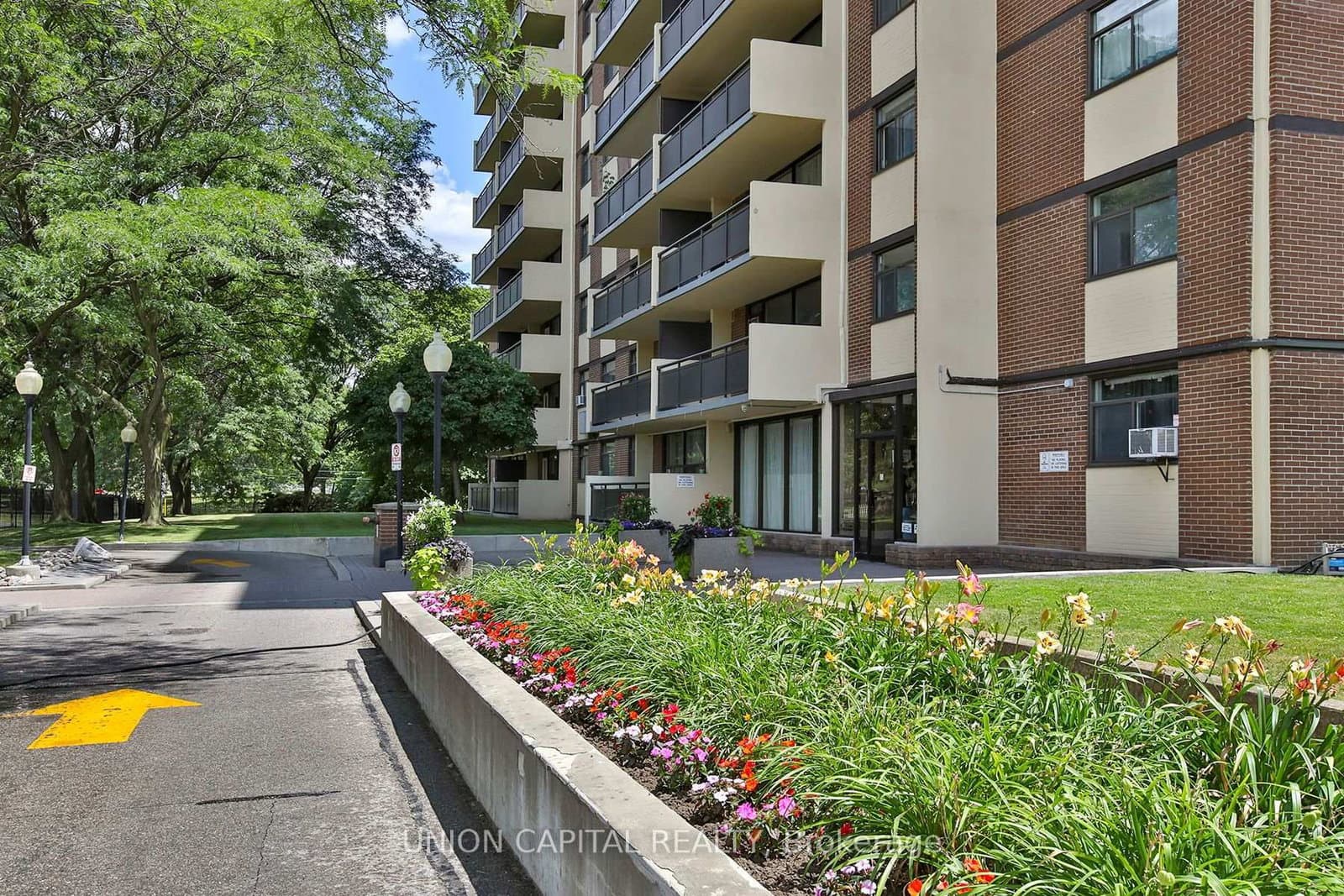 #711 - 5 Frith Road
