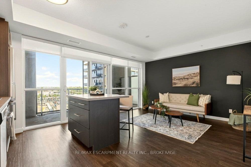 #702 - 2087 Fairview Street
