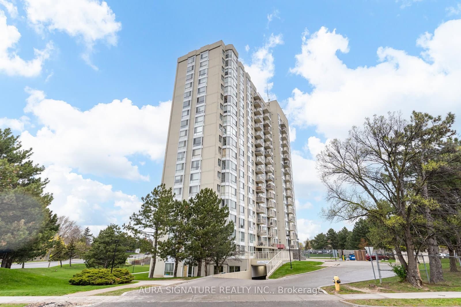 #401 - 3077 Weston Road