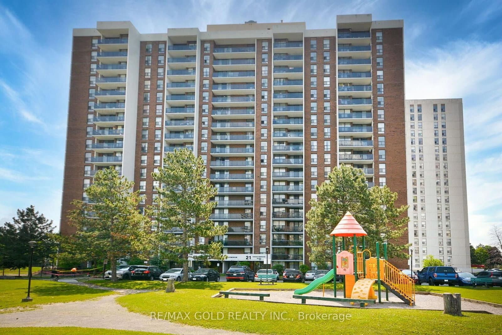 #407 - 21 Knightsbridge Road