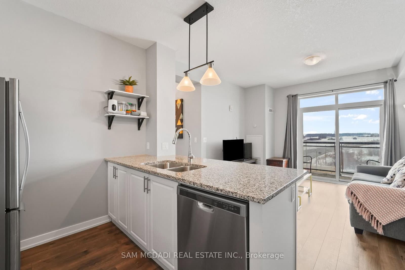 #622 - 2490 Old Bronte Road