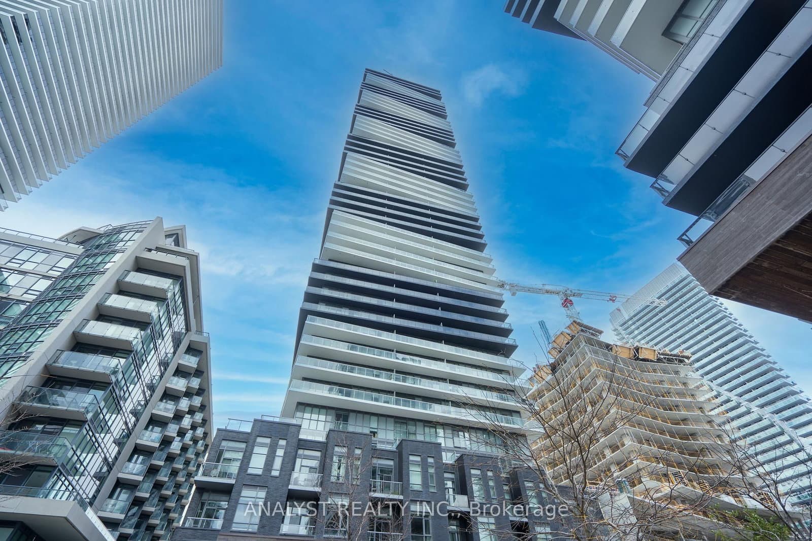 56 Annie Craig Drive, Unit 3707