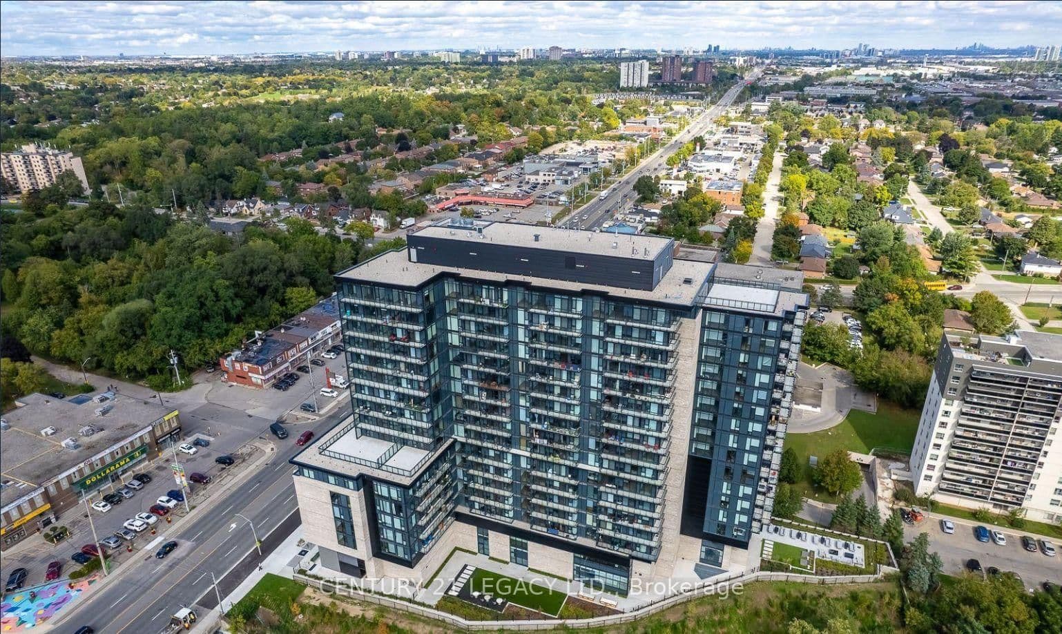 #821 - 86 Dundas Street E