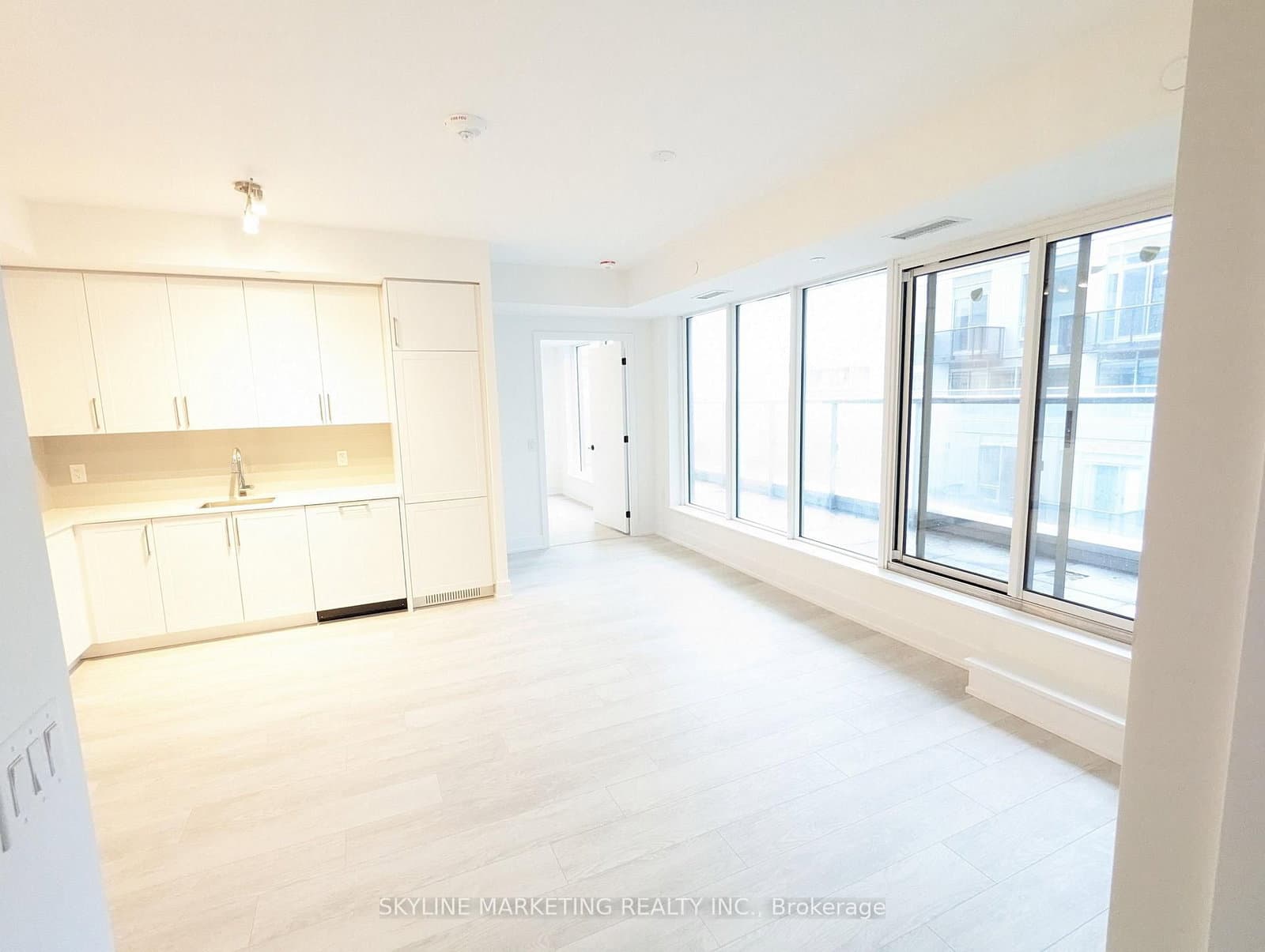 2450 Old Bronte Road, Unit 737
