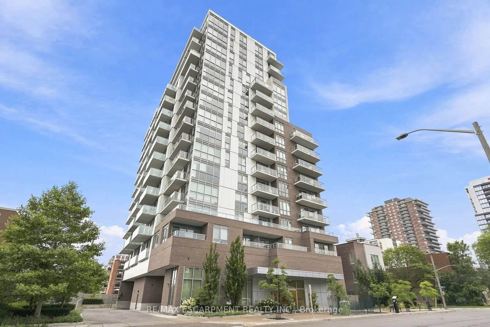 #902 - 8 Ann Street