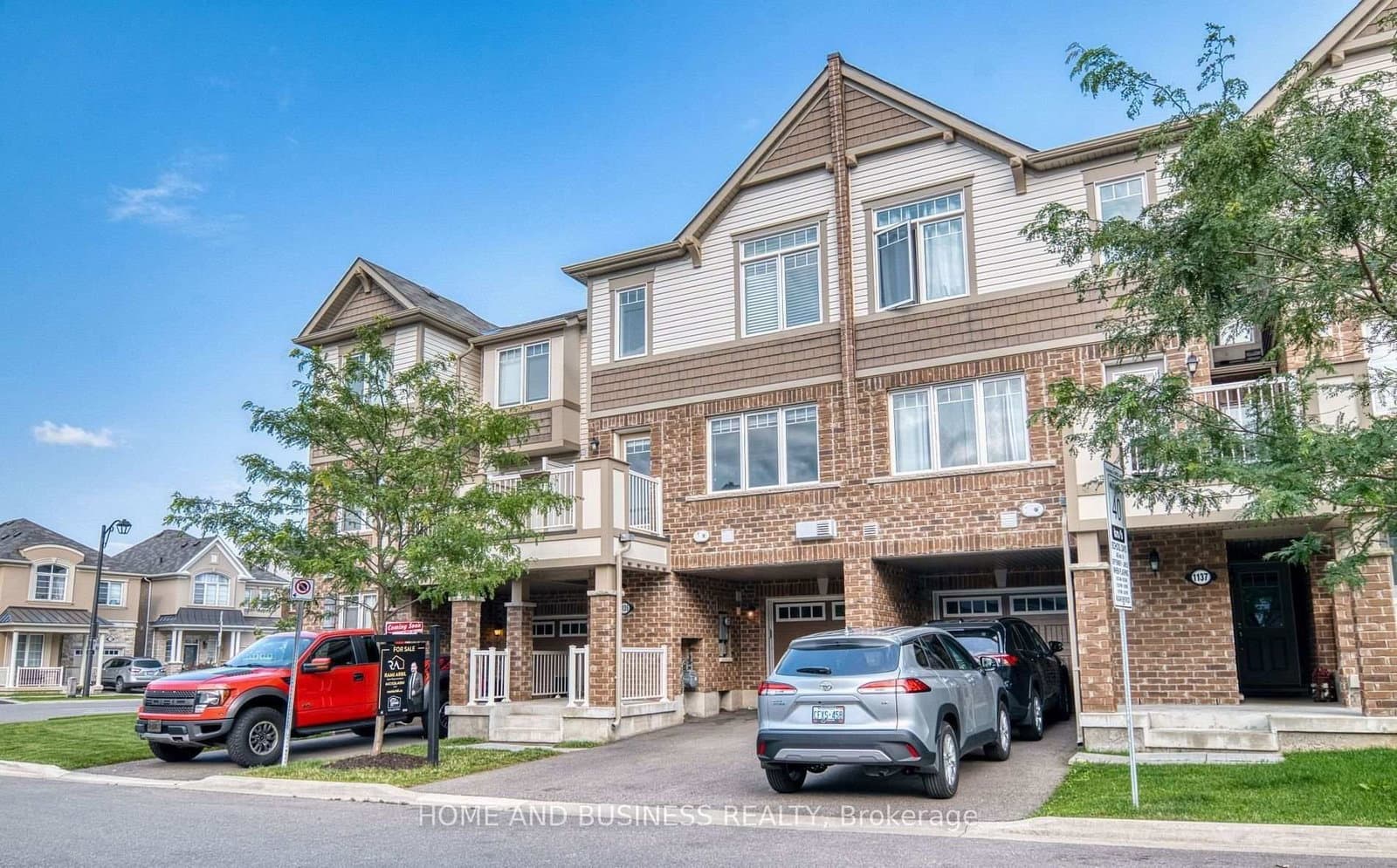 1135 duignan Crescent