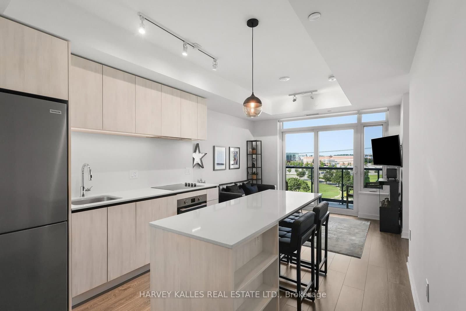 2495 Eglinton Avenue W, Unit 609