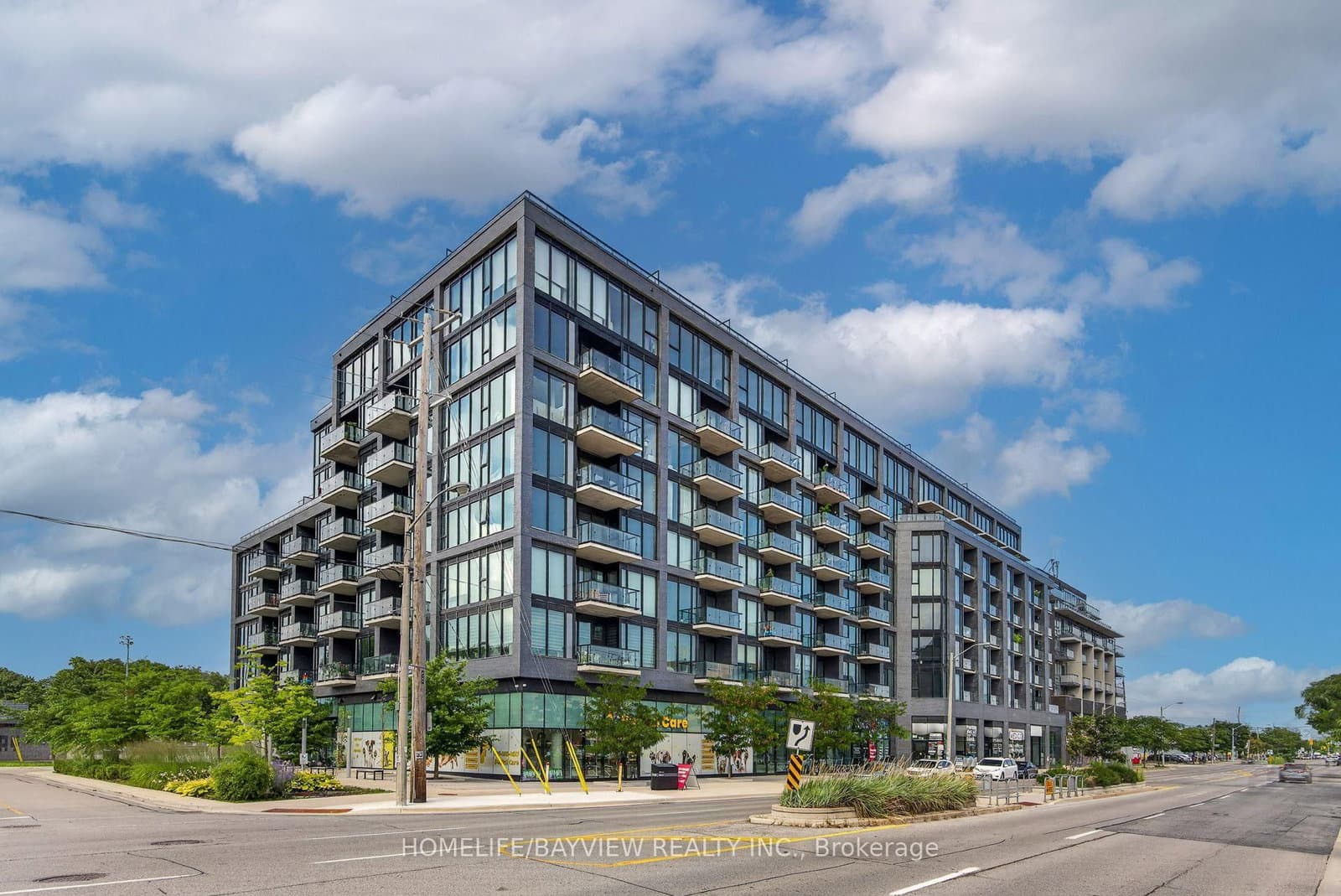 #609 - 7 Smith Crescent