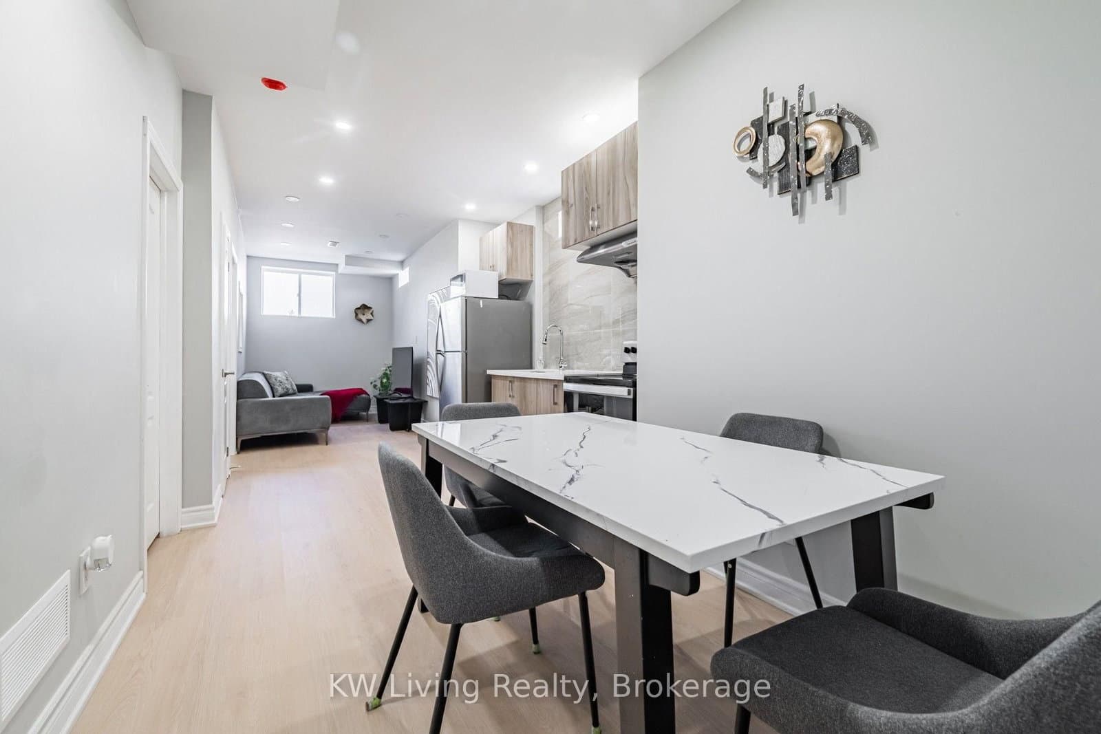 72 bermondsey Way, Unit Basement
